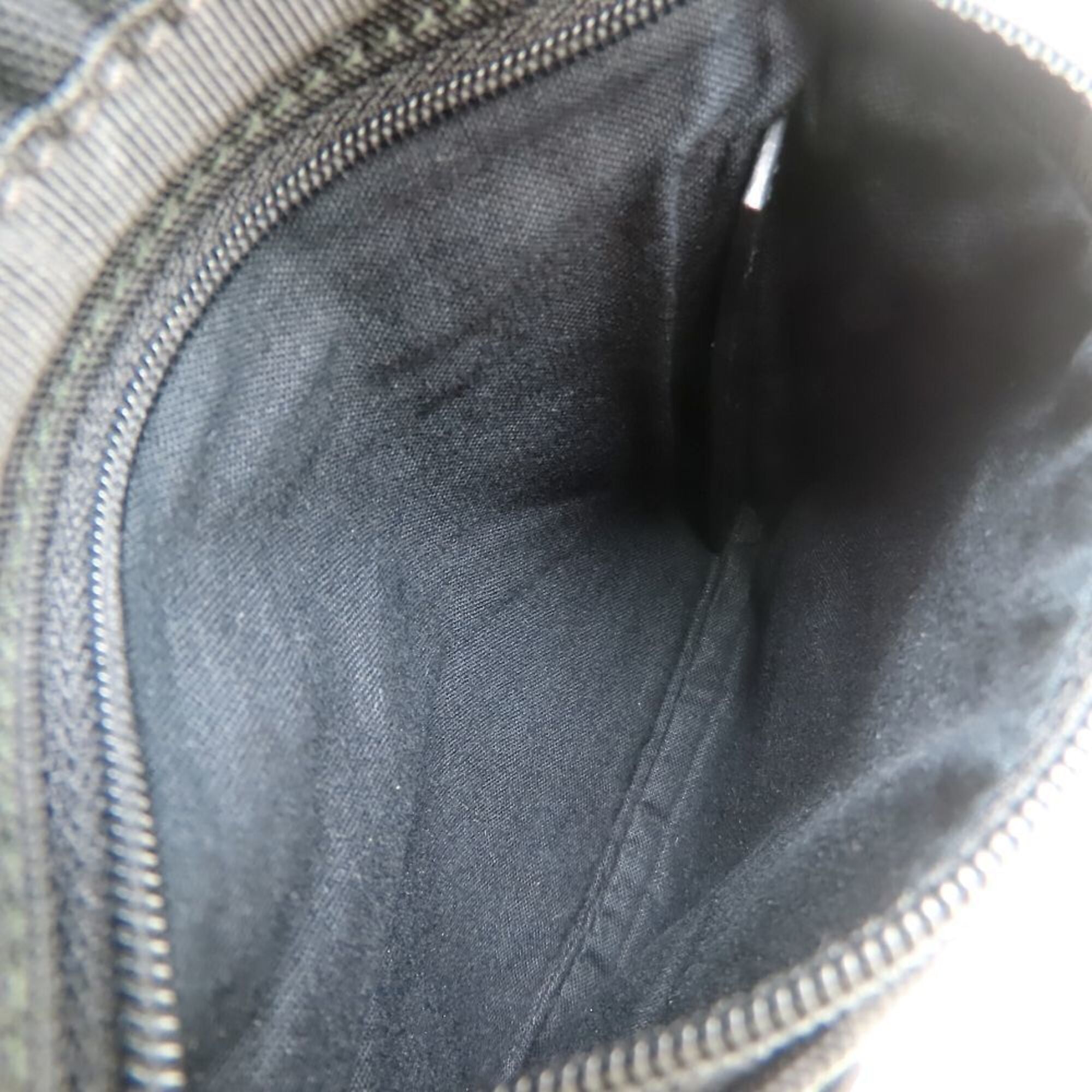Balenciaga Black Nylon Canvas Shoulder Bag (Pre-Owned)