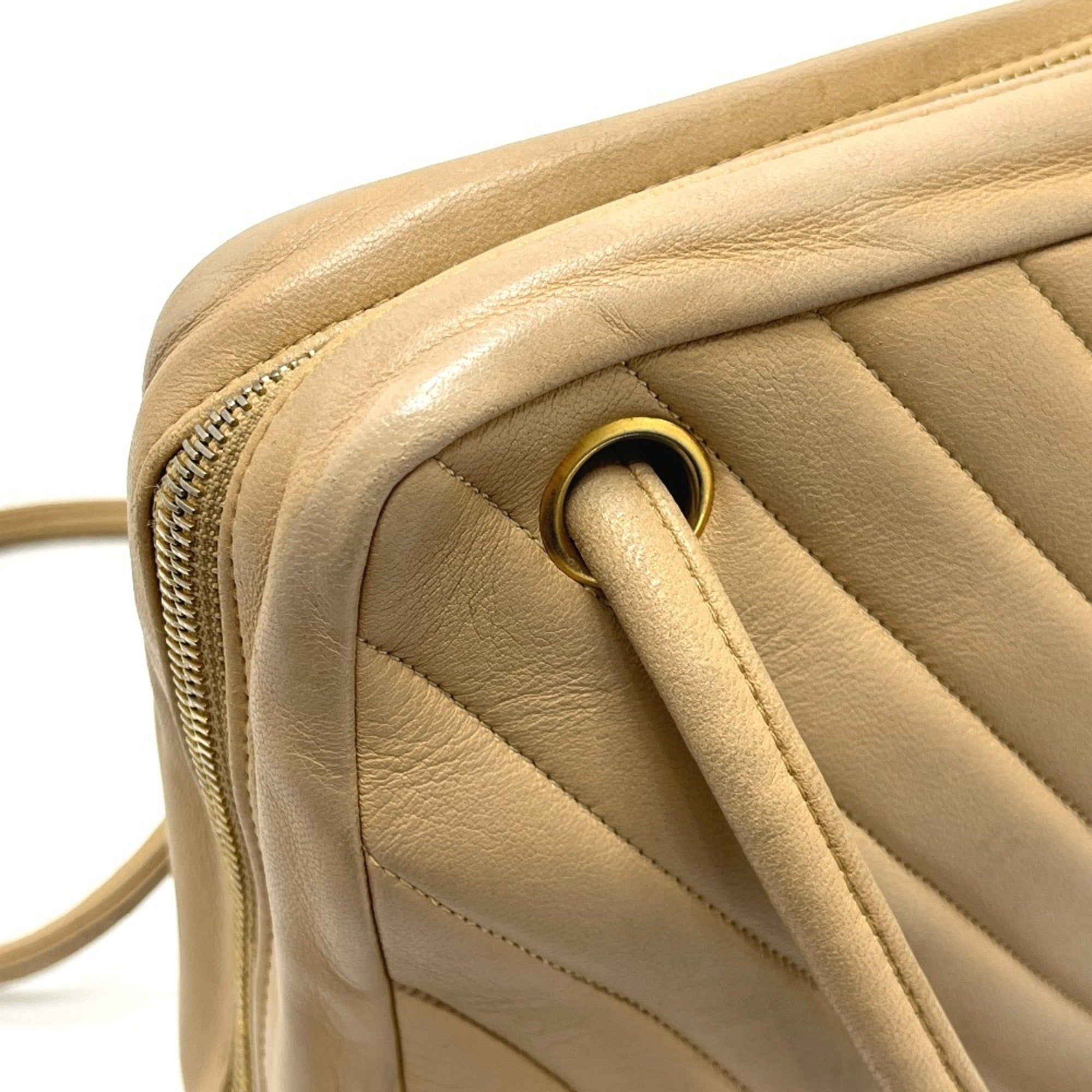 Chanel Beige Leather Handbag Shoulder Bag (Pre-Owned)