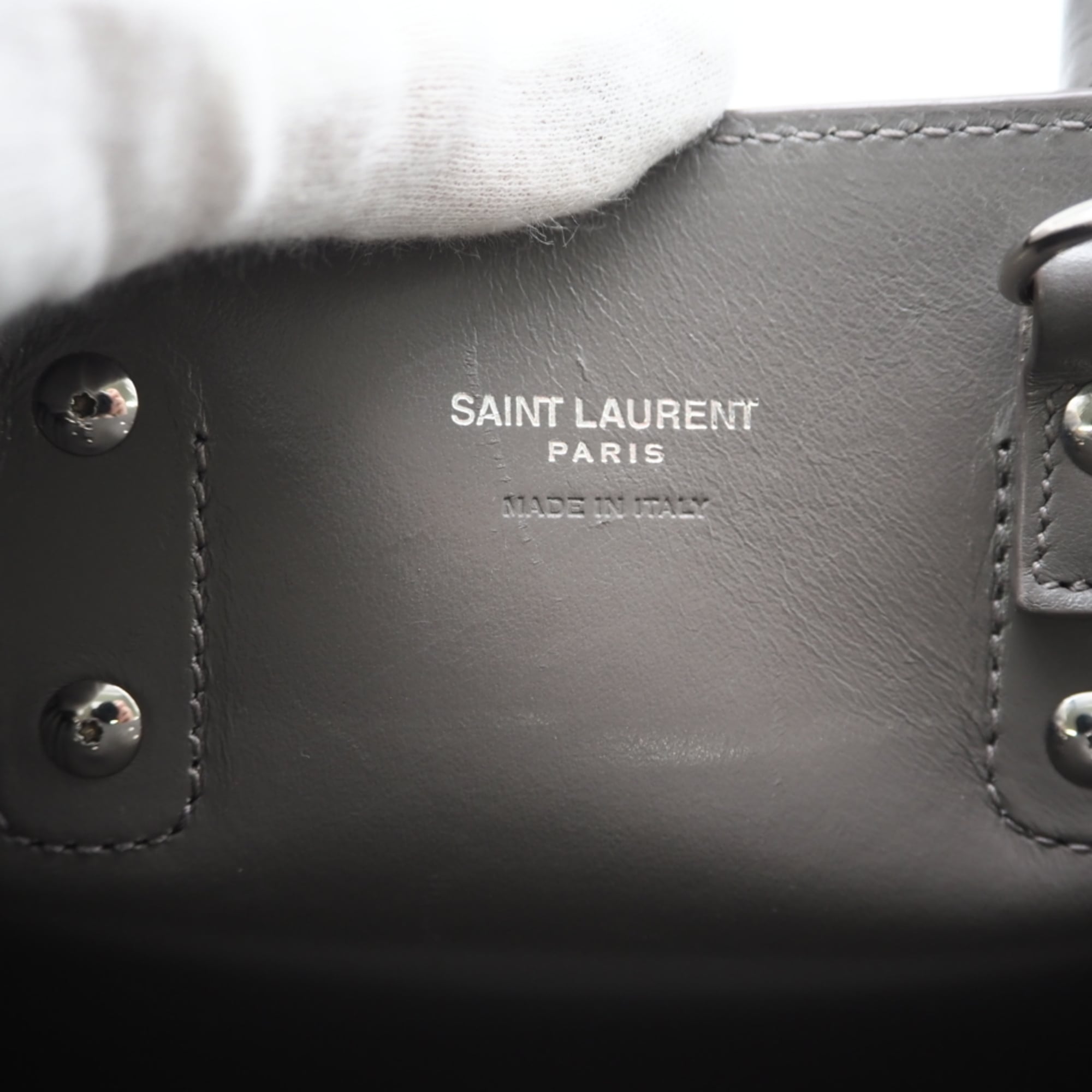 Yves Saint Laurent Sac De Jour Gray Leather Handbag (Pre-Owned)
