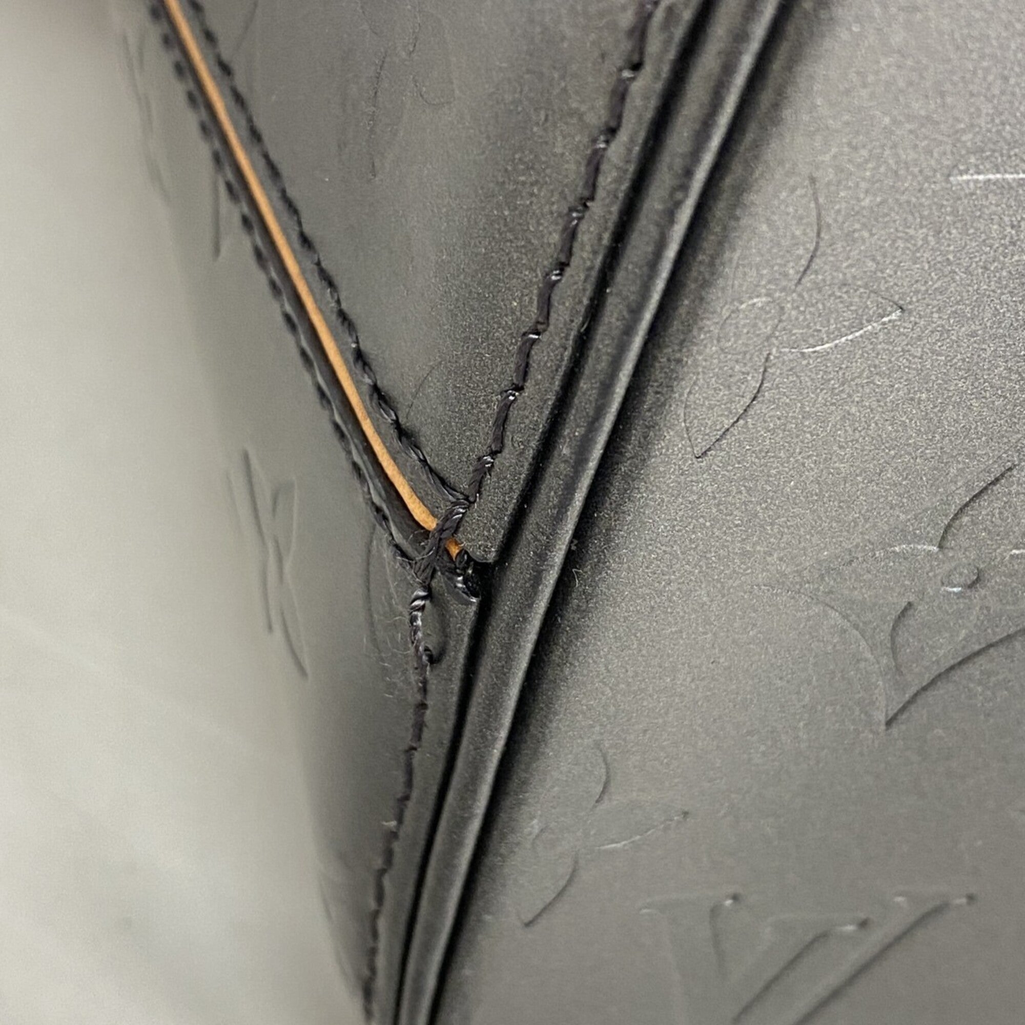 Louis Vuitton Noir Tote Bag (Pre-Owned)