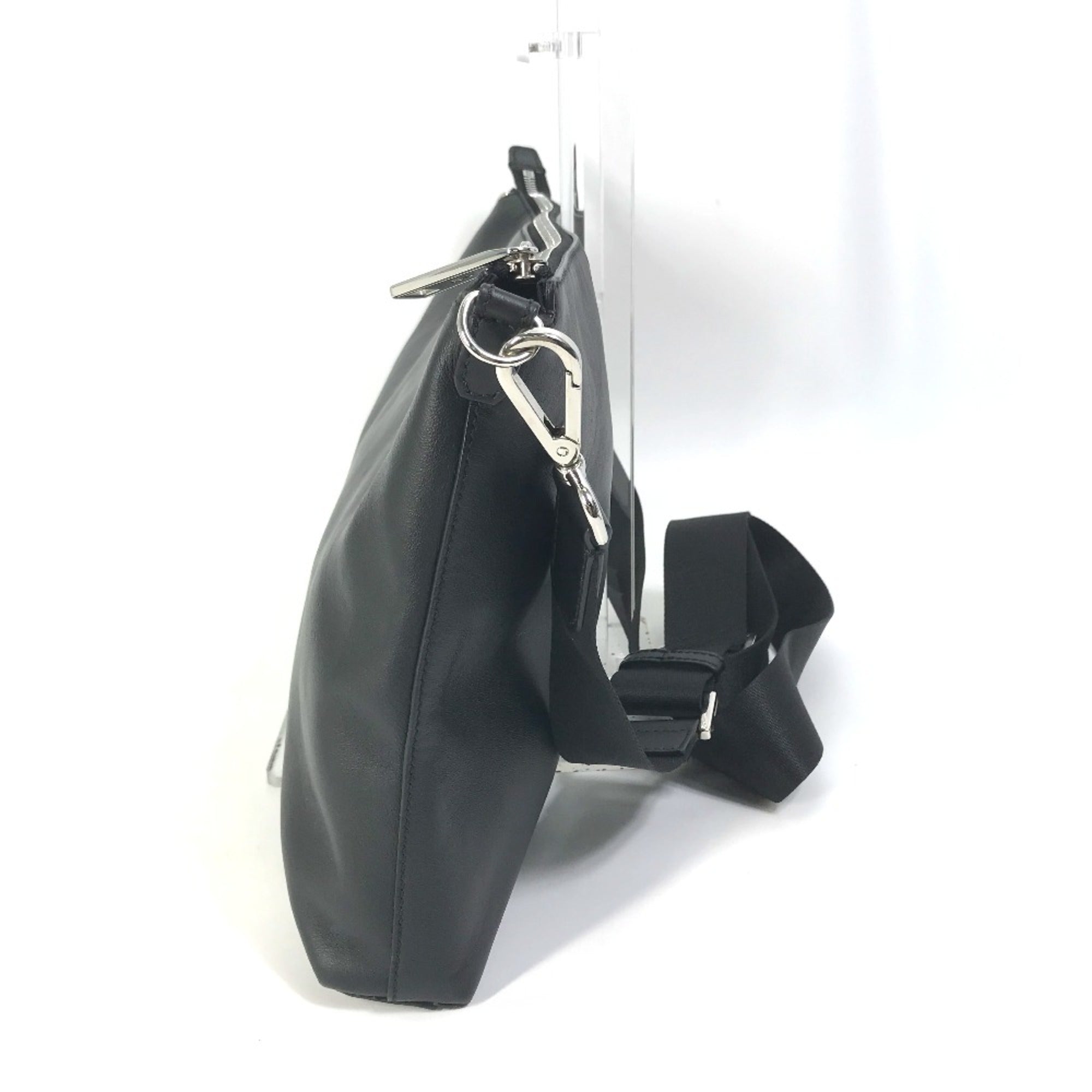 Fendi Black Leather Shoulder Bag (Pre-Owned)