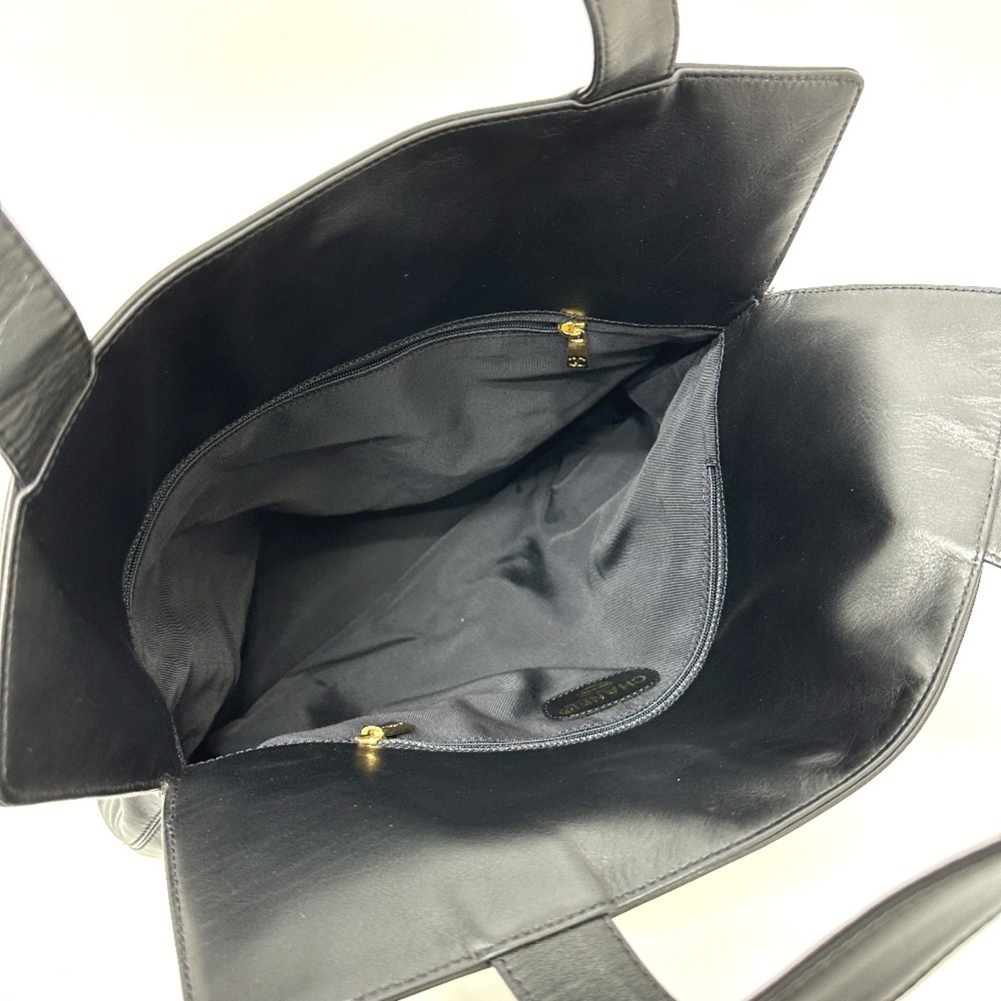 Chanel Black Leather Shoulder Bag Tote Bag (Pre-Owned)