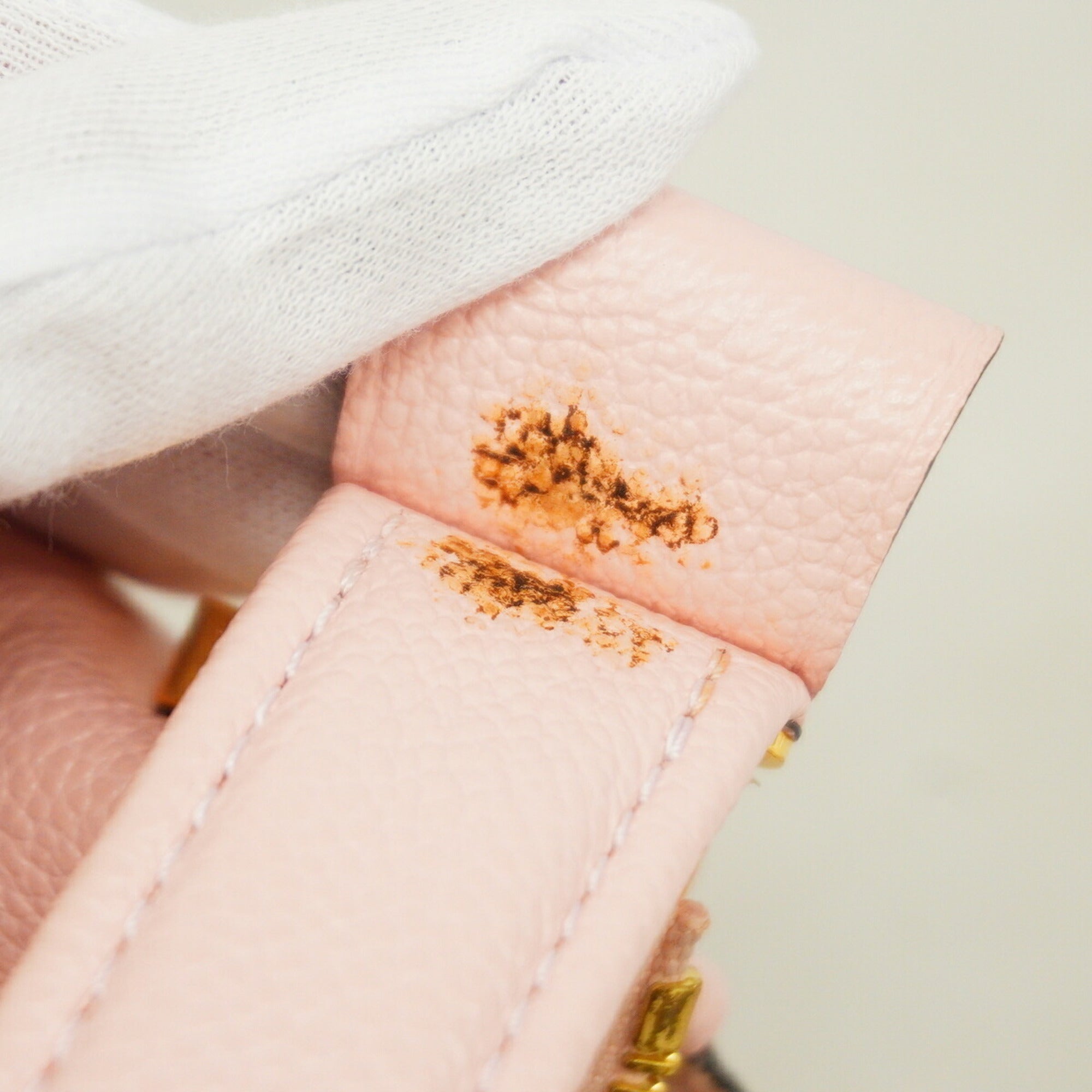 Louis Vuitton Pink Handbag (Pre-Owned)