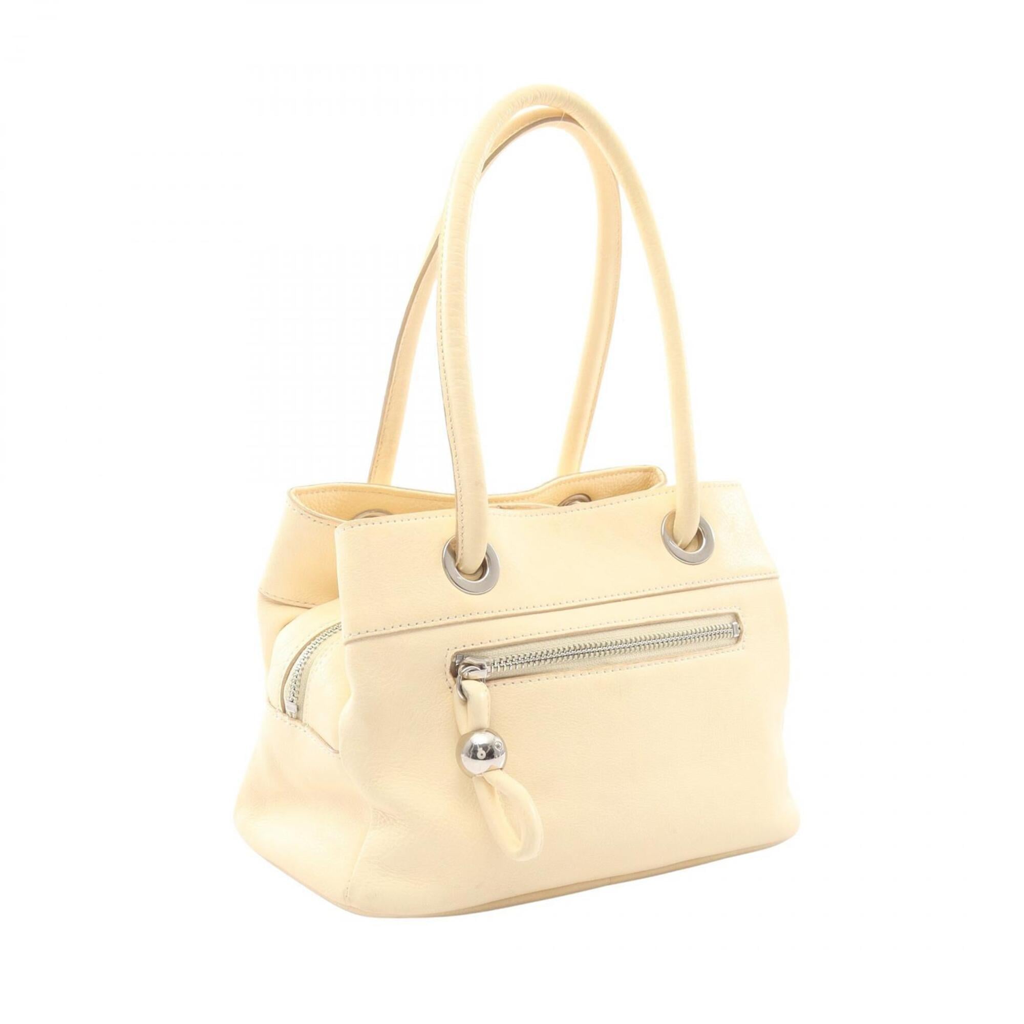 Chloé Ivory Leather Handbag (Pre-Owned)