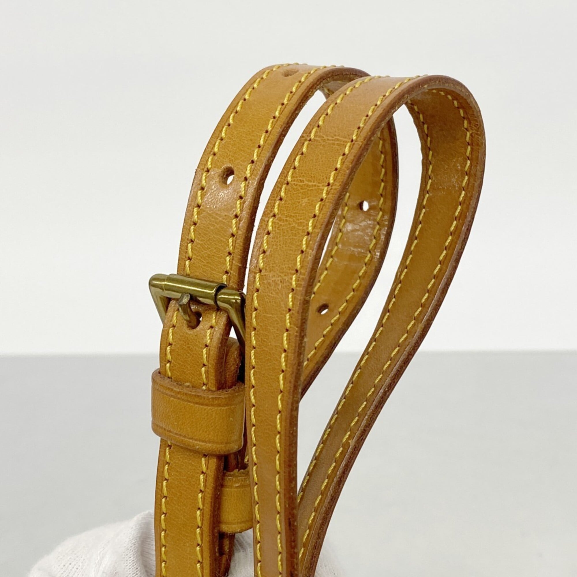 Louis Vuitton Brown Shoulder Bag (Pre-Owned)