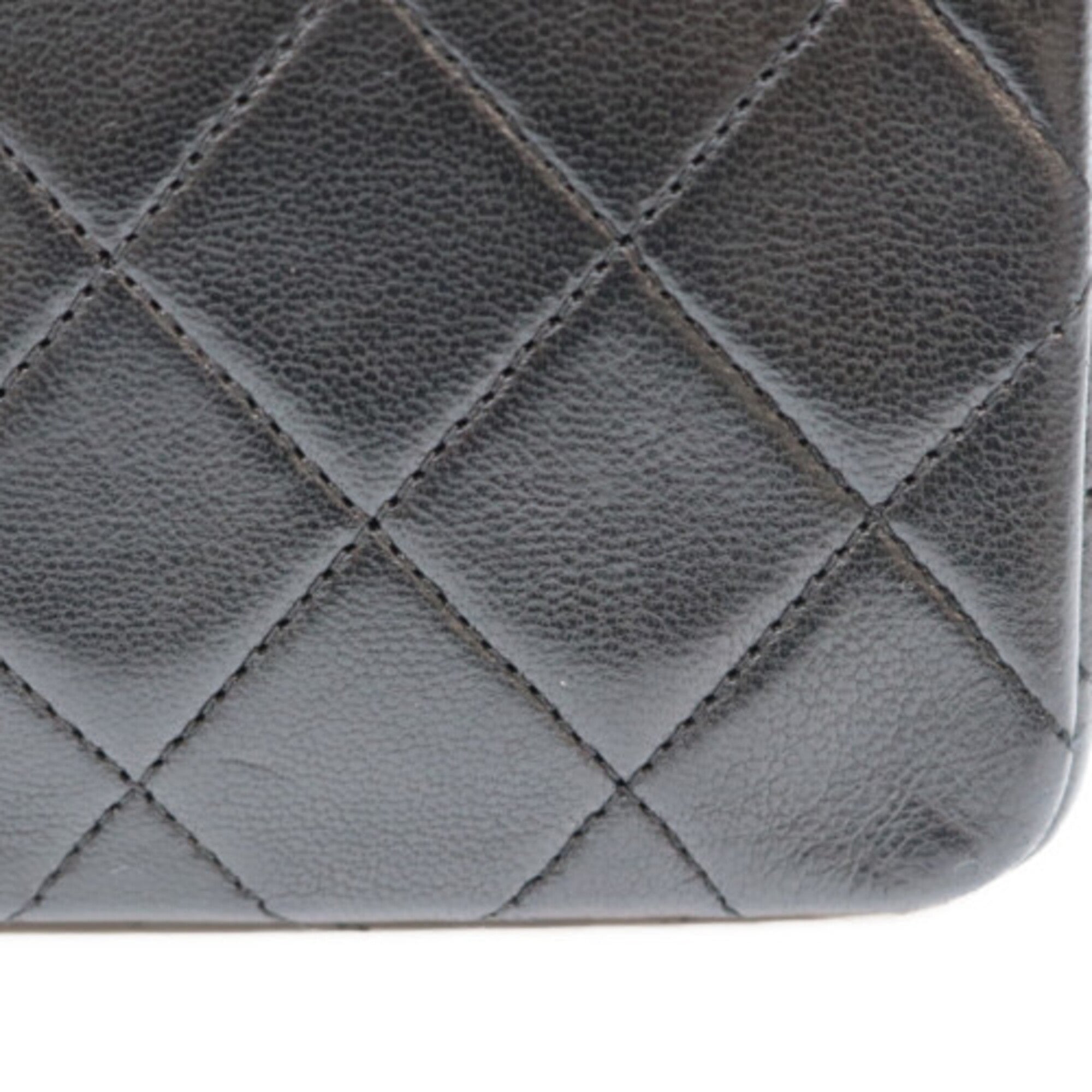 Chanel Black Leather Shoulder Bag (Pre-Owned)