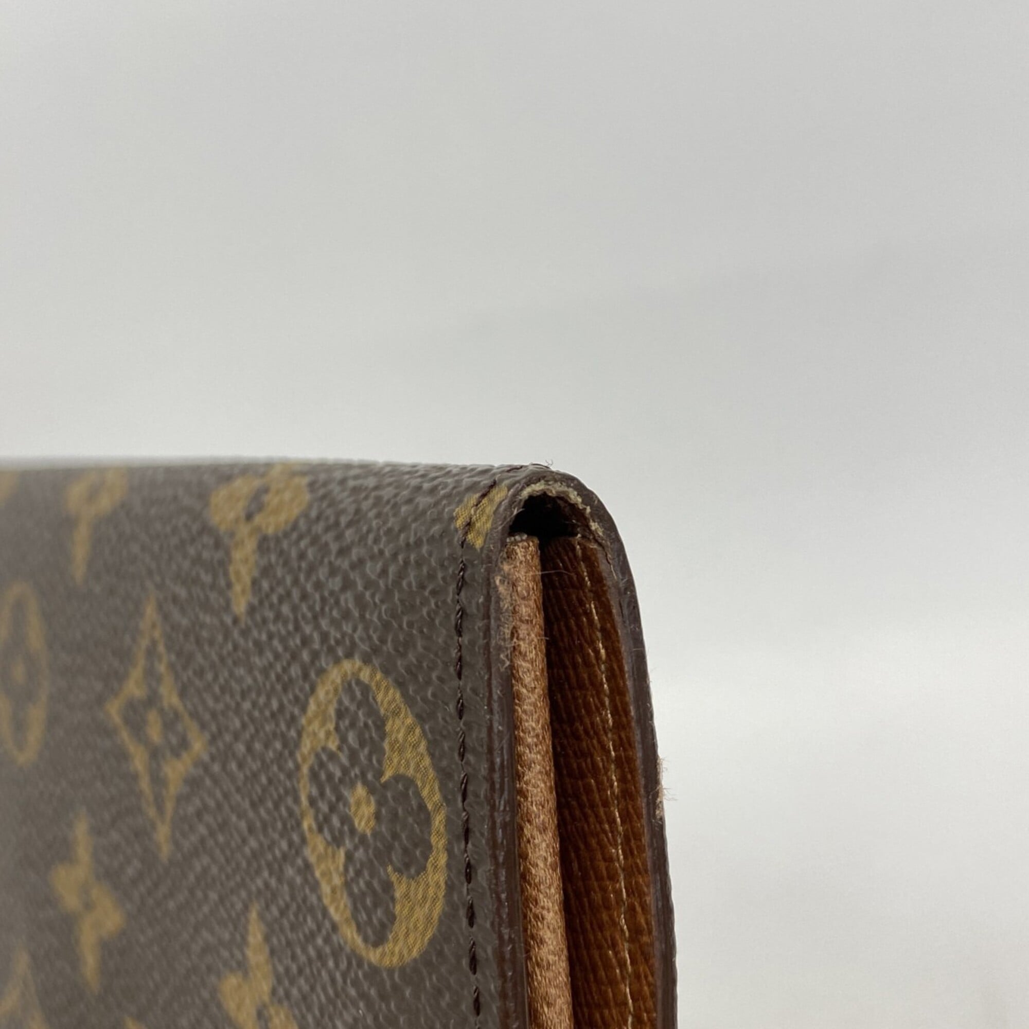 Louis Vuitton Brown Long Wallet (Bi-Fold) (Pre-Owned)