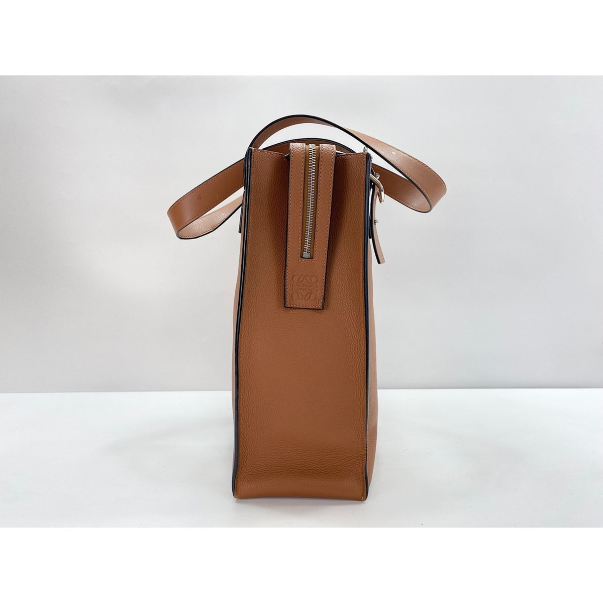 Loewe Brown Shoulder Bag (Pre-Owned)
