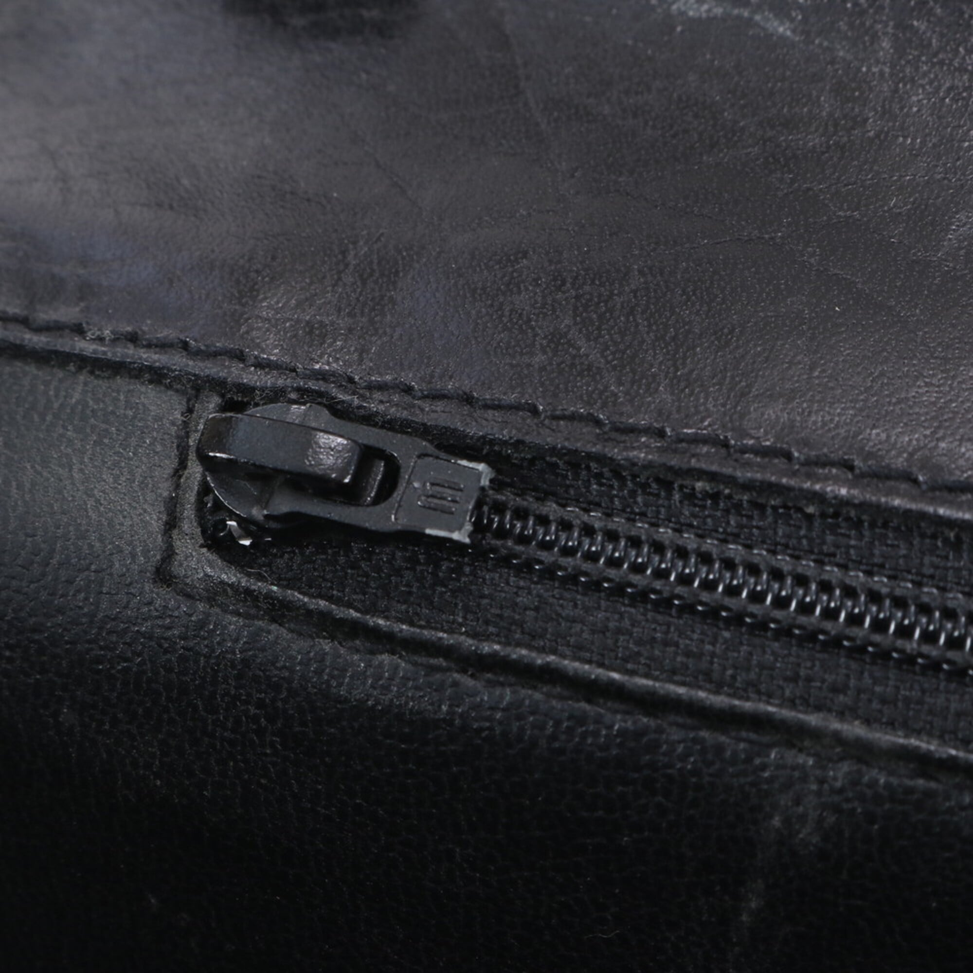 Bally Black Leather Briefcase (Pre-Owned)