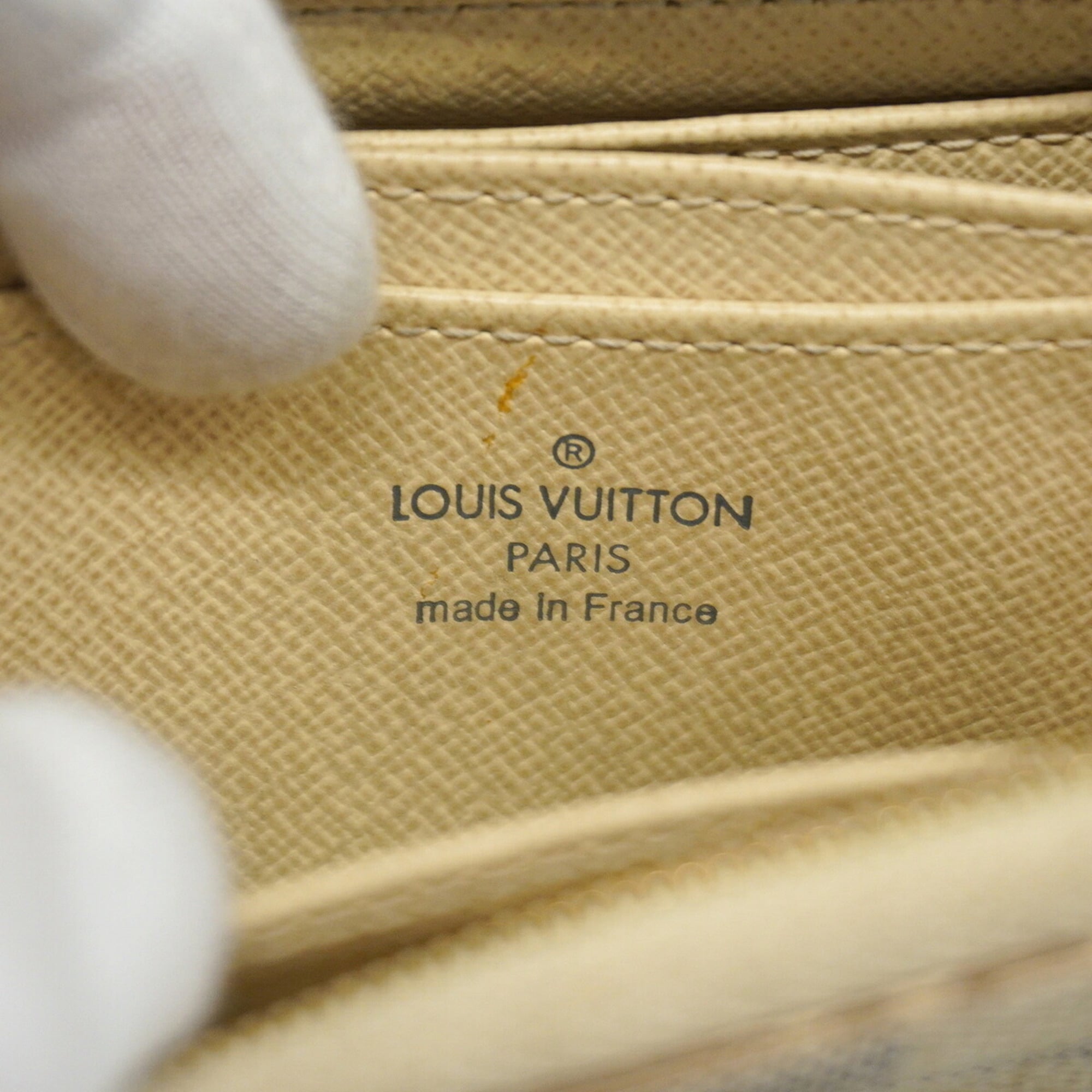 Louis Vuitton White Coin Purse/Coin Case (Pre-Owned)