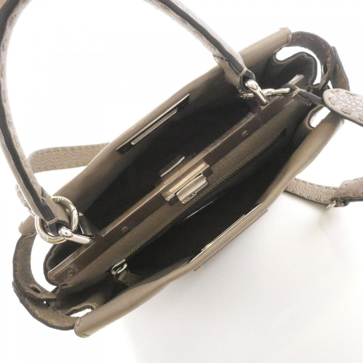 Fendi Beige Leather Handbag (Pre-Owned)