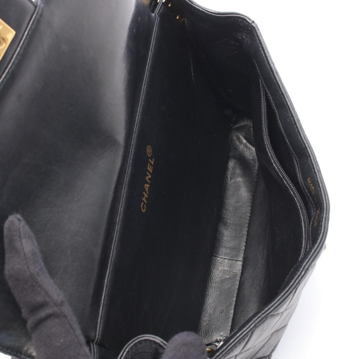 Chanel Black Leather Handbag Shoulder Bag (Pre-Owned)