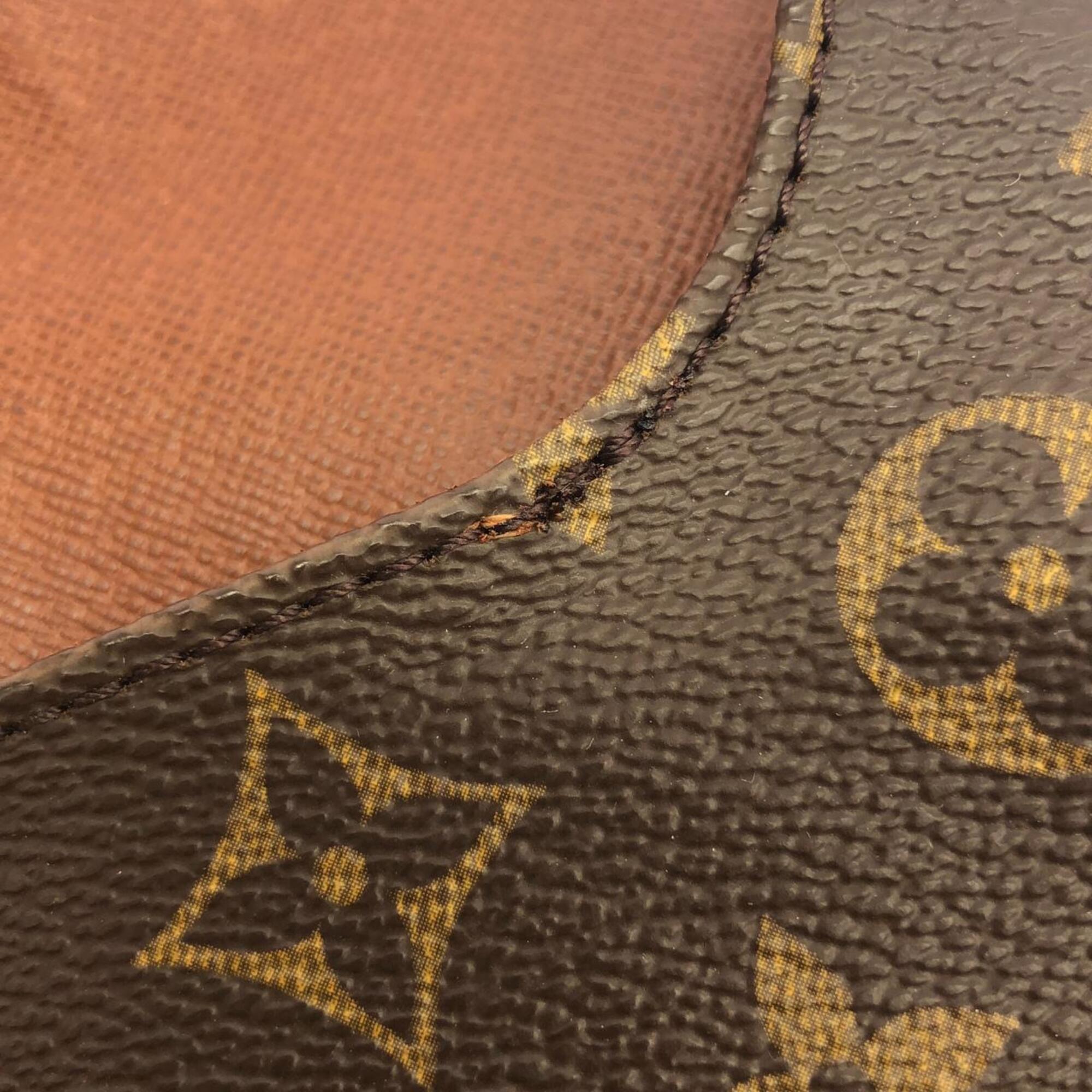 Louis Vuitton Brown Coated Canvas Shoulder Bag (Pre-Owned)