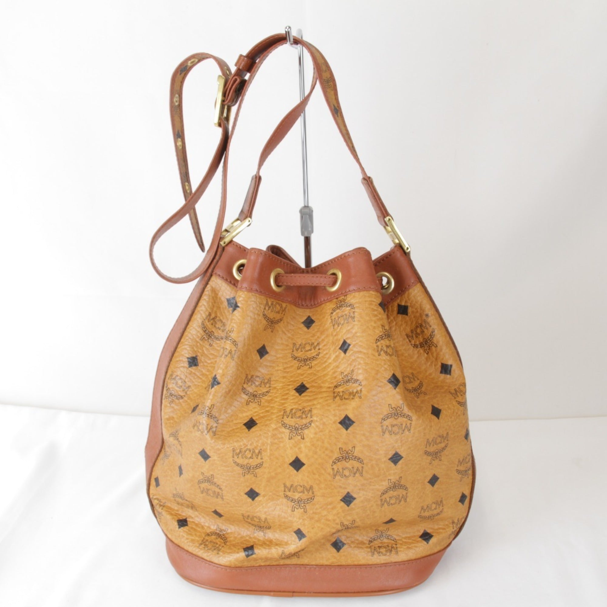 Mcm Brown Leather Shoulder Bag (Pre-Owned)