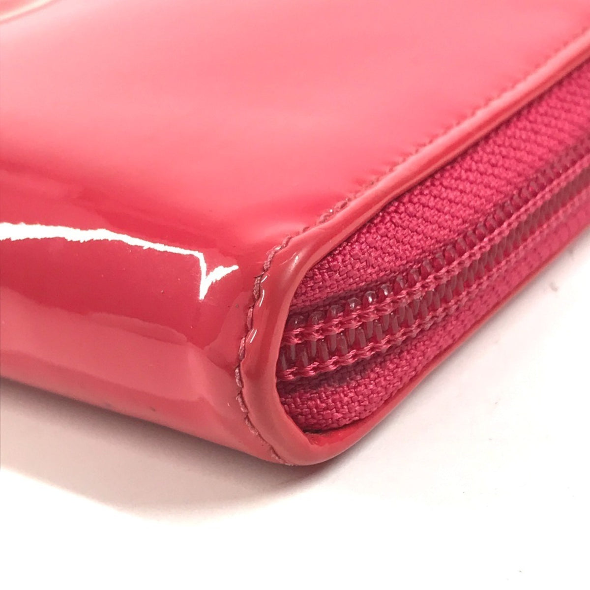 Chanel Pink White Long Wallet (Bi-Fold) (Pre-Owned)