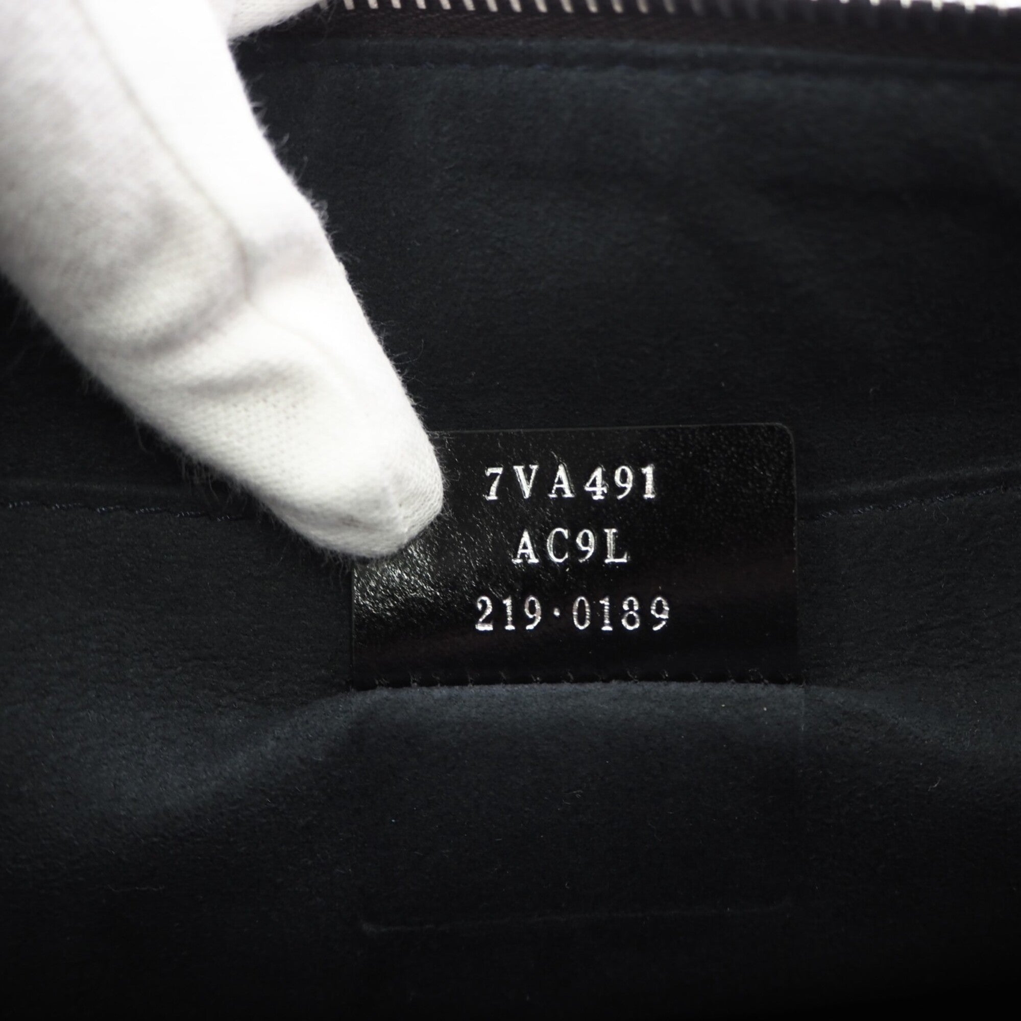 Fendi Navy Leather Clutch Bag (Pre-Owned)