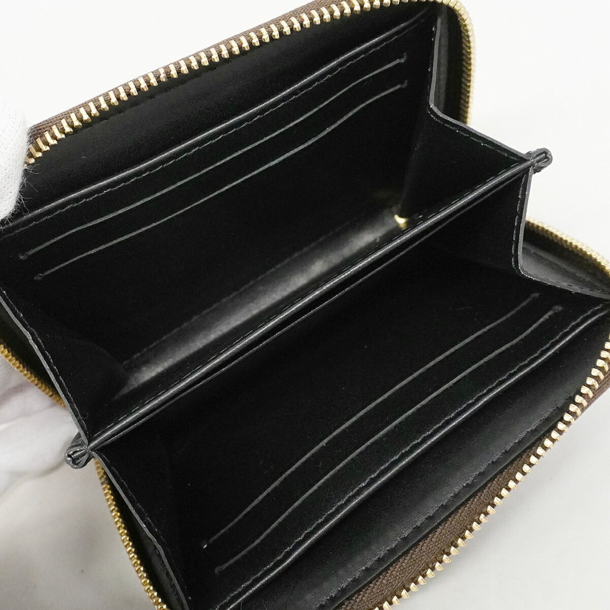 Louis Vuitton Brown Coin Purse/Coin Case (Pre-Owned)