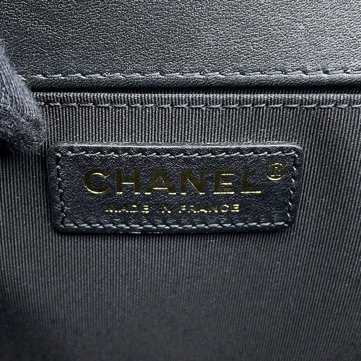 Chanel Boy Chanel Black Grained Calfskin Handbag Shoulder Bag (Pre-Owned)