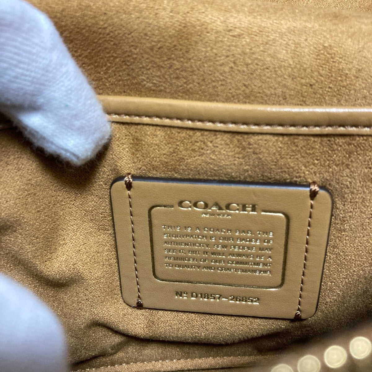 Coach White Leather Shoulder Bag (Pre-Owned)