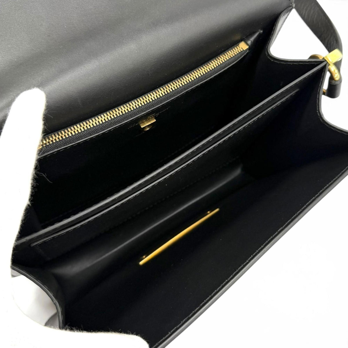 Salvatore Ferragamo Black Leather Shoulder Bag (Pre-Owned)