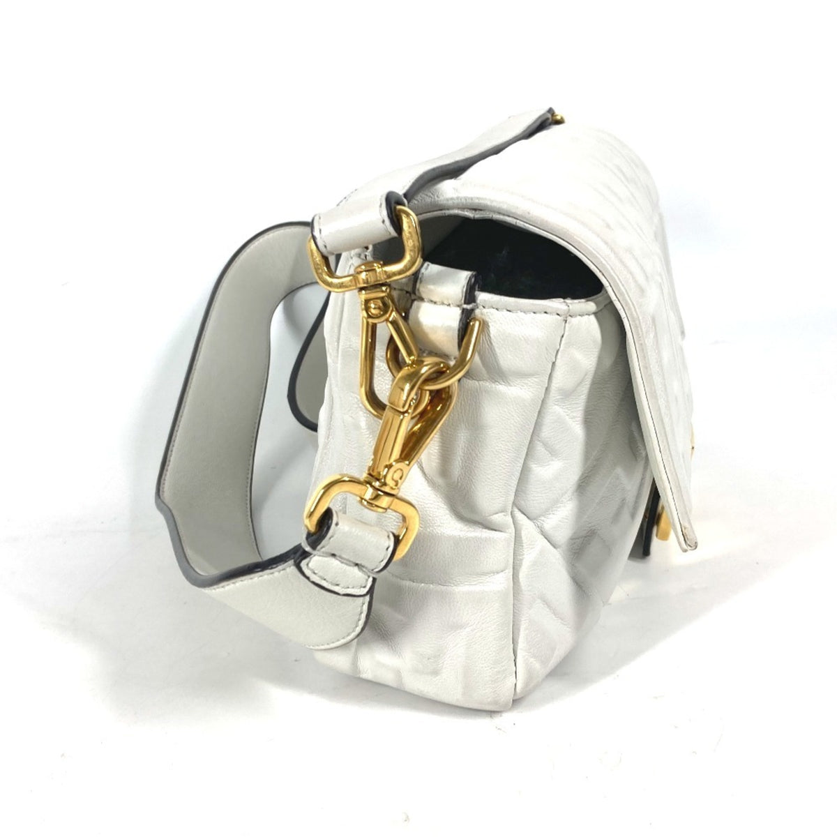 Fendi White Leather Shoulder Bag (Pre-Owned)