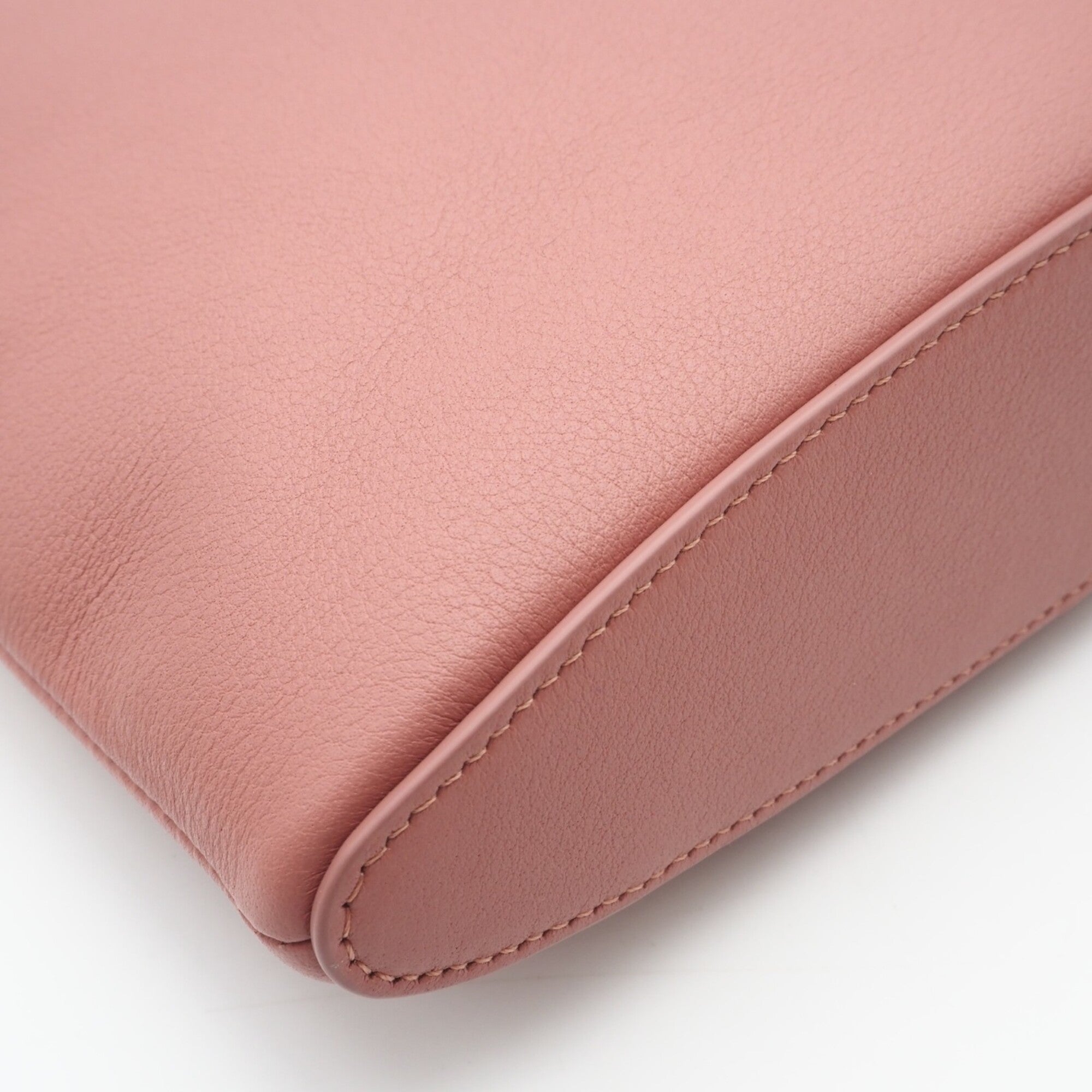 Loewe Pink Leather Clutch Bag (Pre-Owned)