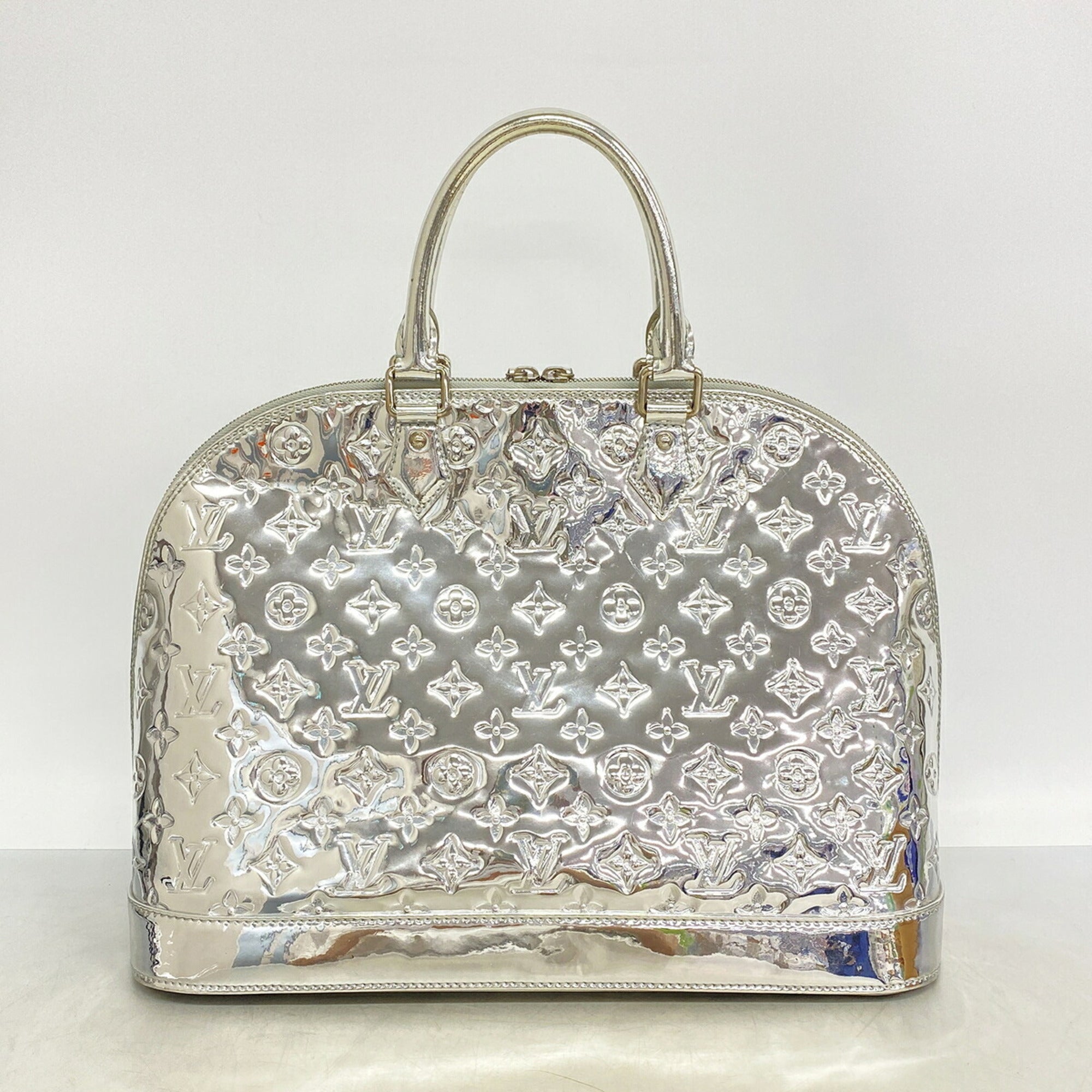 Louis Vuitton Argent Handbag (Pre-Owned)