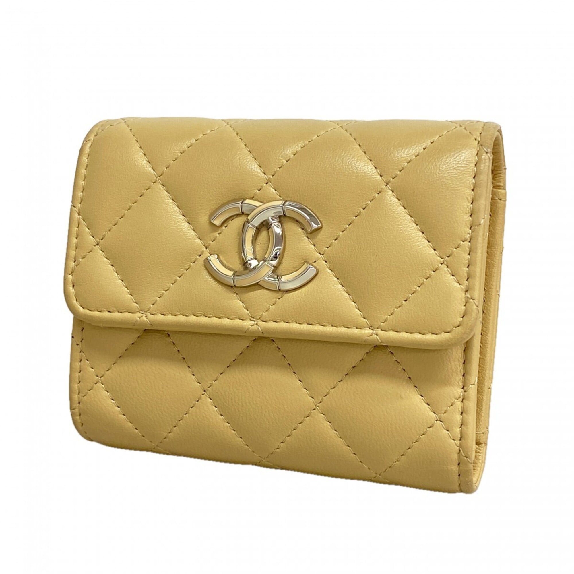 Chanel Beige Leather Wallet (Tri-Fold) (Pre-Owned)