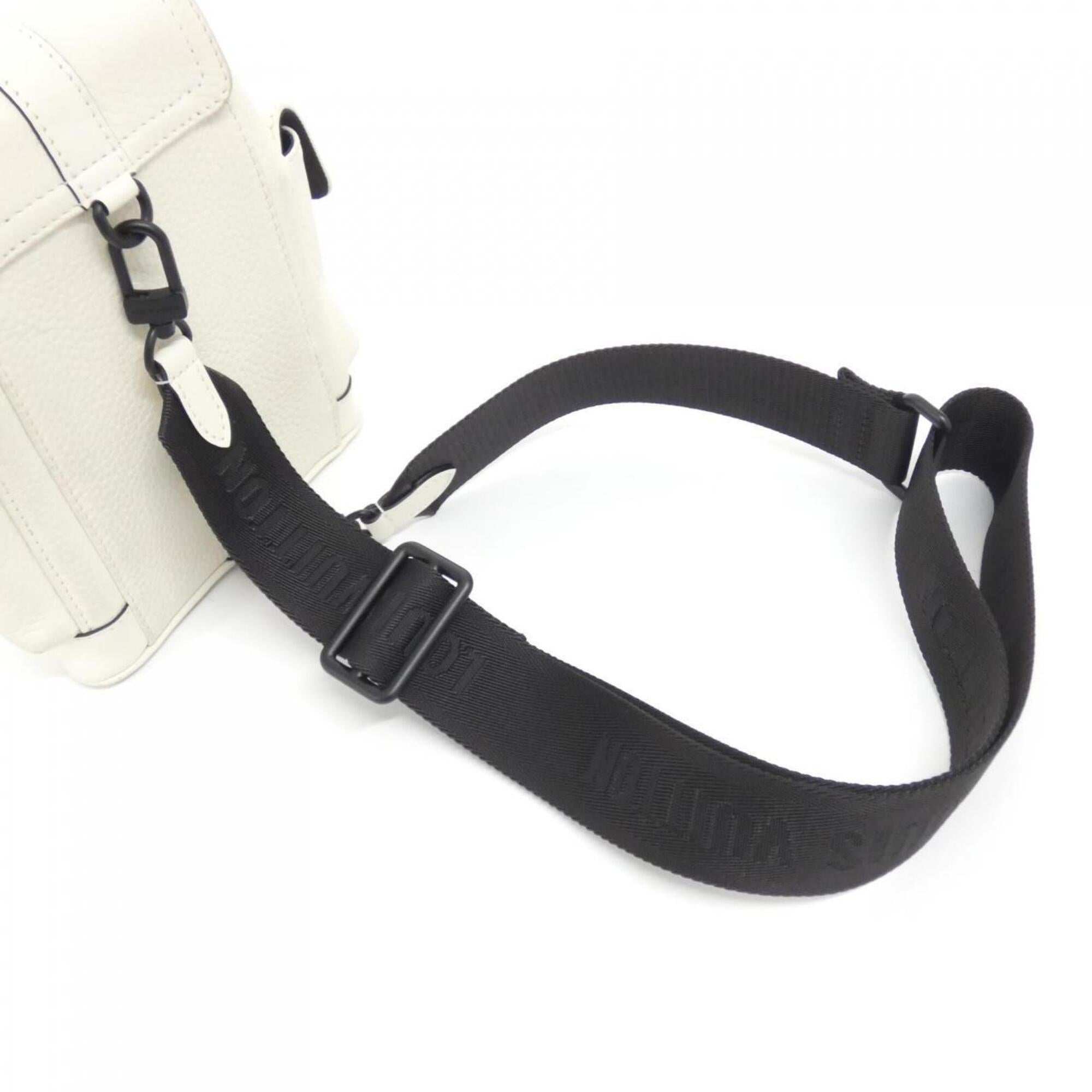 Louis Vuitton Blanc Shoulder Bag (Pre-Owned)