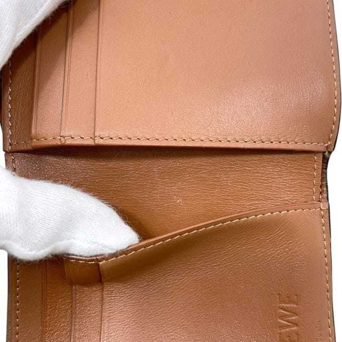 Loewe Brown Leather Wallet (Tri-Fold) (Pre-Owned)