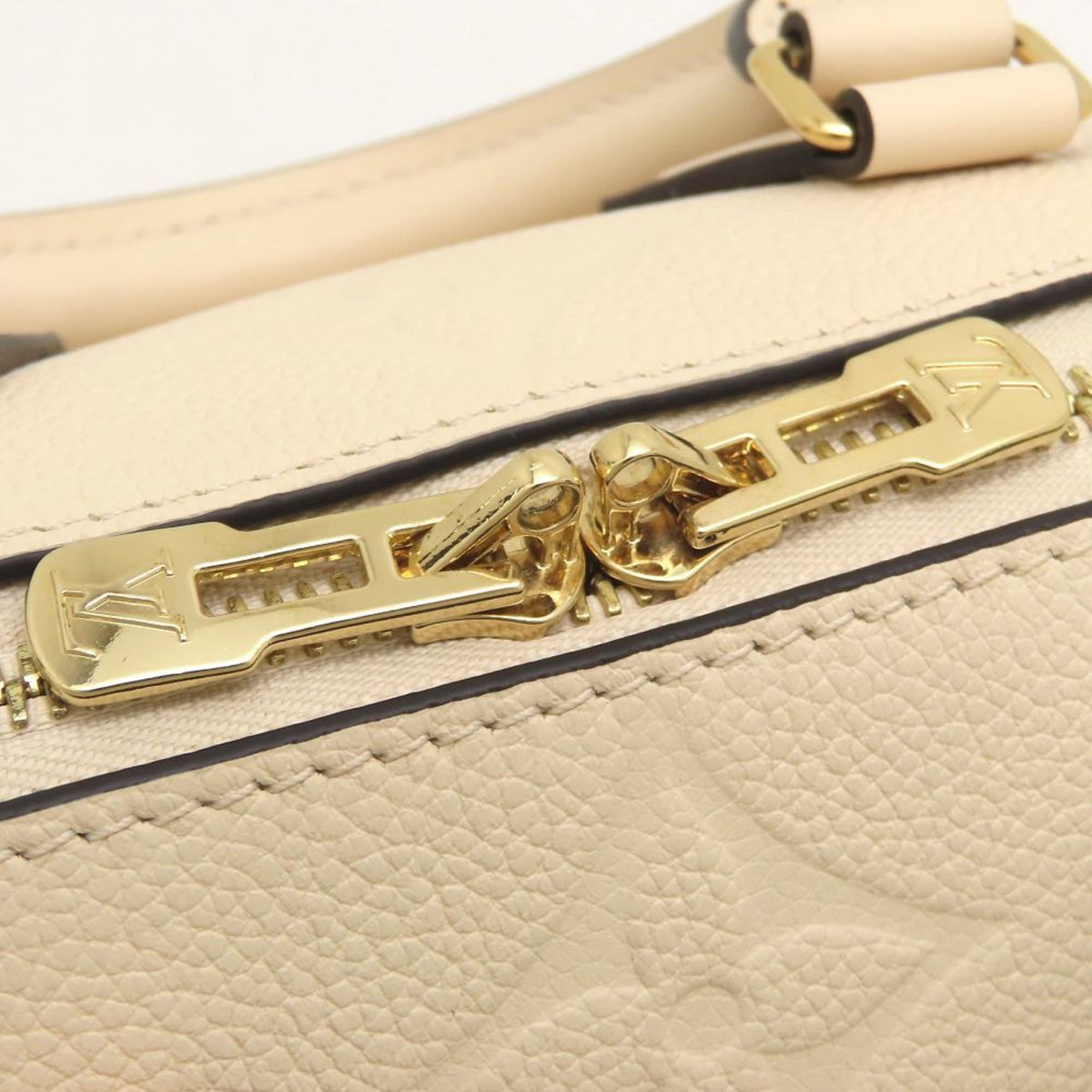 Louis Vuitton Cream Monogram Empreinte Handbag (Pre-Owned)