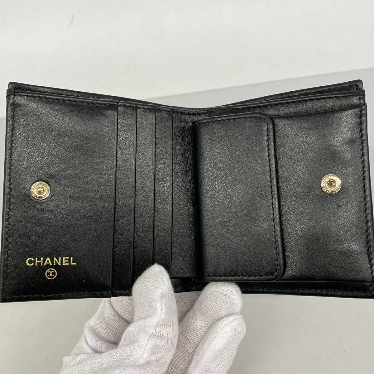 Chanel Black Grained Calfskin Wallet (Bi-Fold) (Pre-Owned)