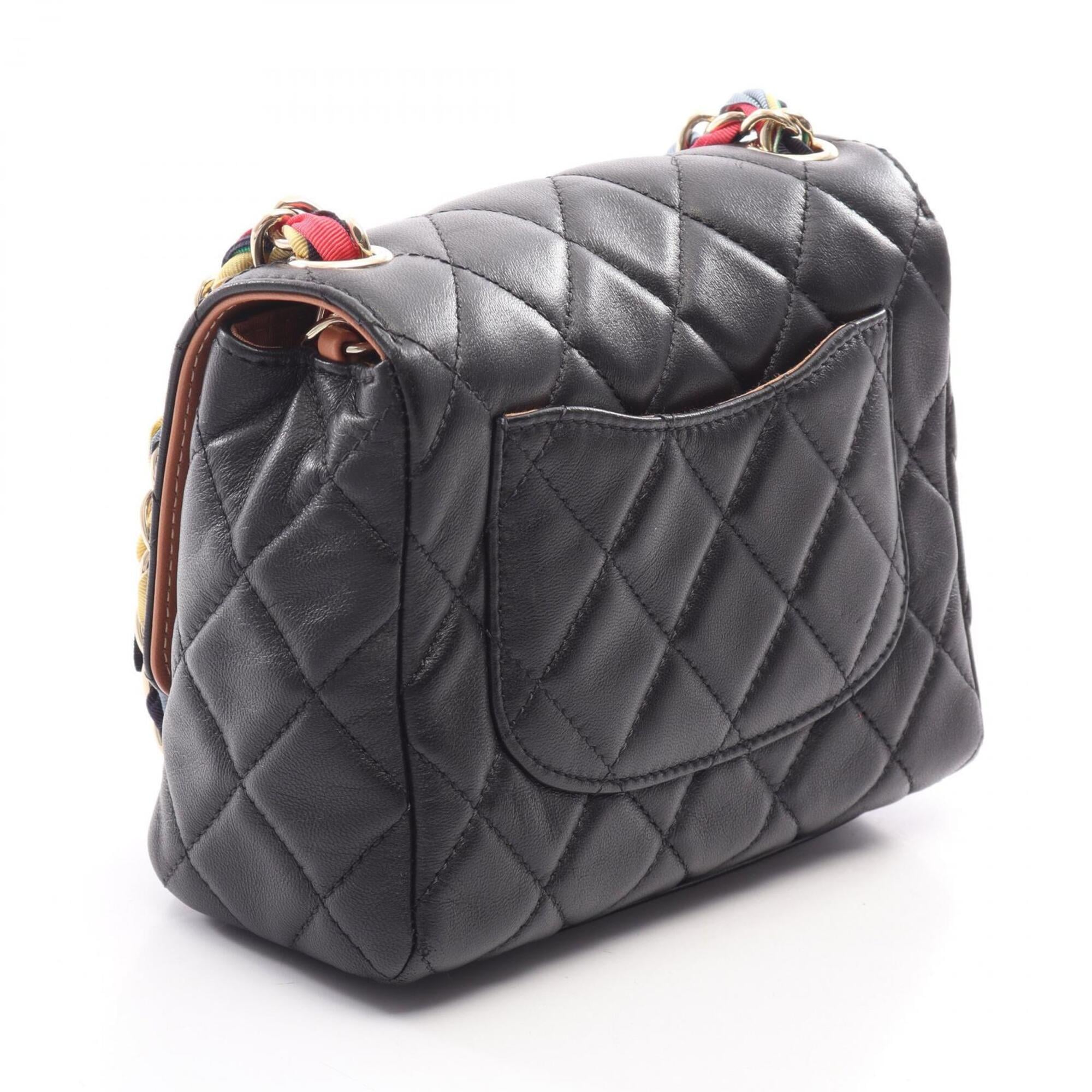 Chanel Matelasse Black Leather Handbag Shoulder Bag (Pre-Owned)