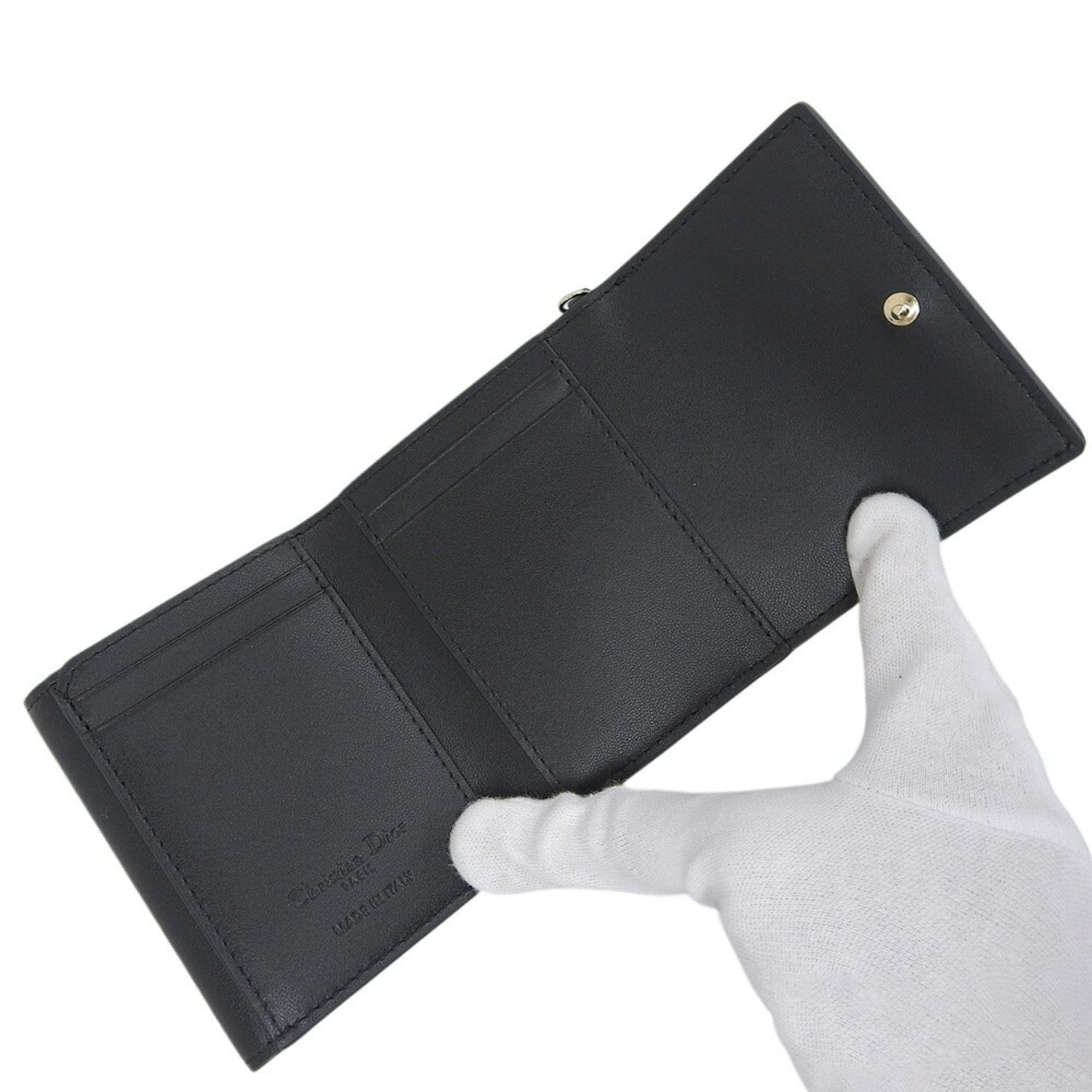 Christian Dior Black Leather Wallet (Tri-Fold) (Pre-Owned)