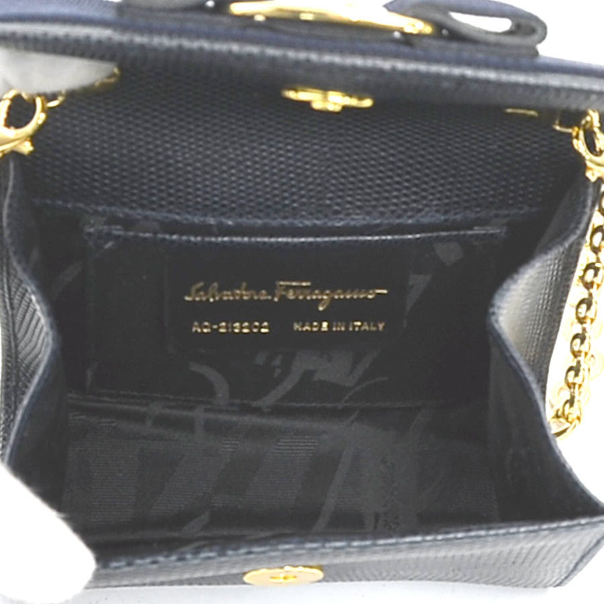 Salvatore Ferragamo Navy Leather Shoulder Bag (Pre-Owned)