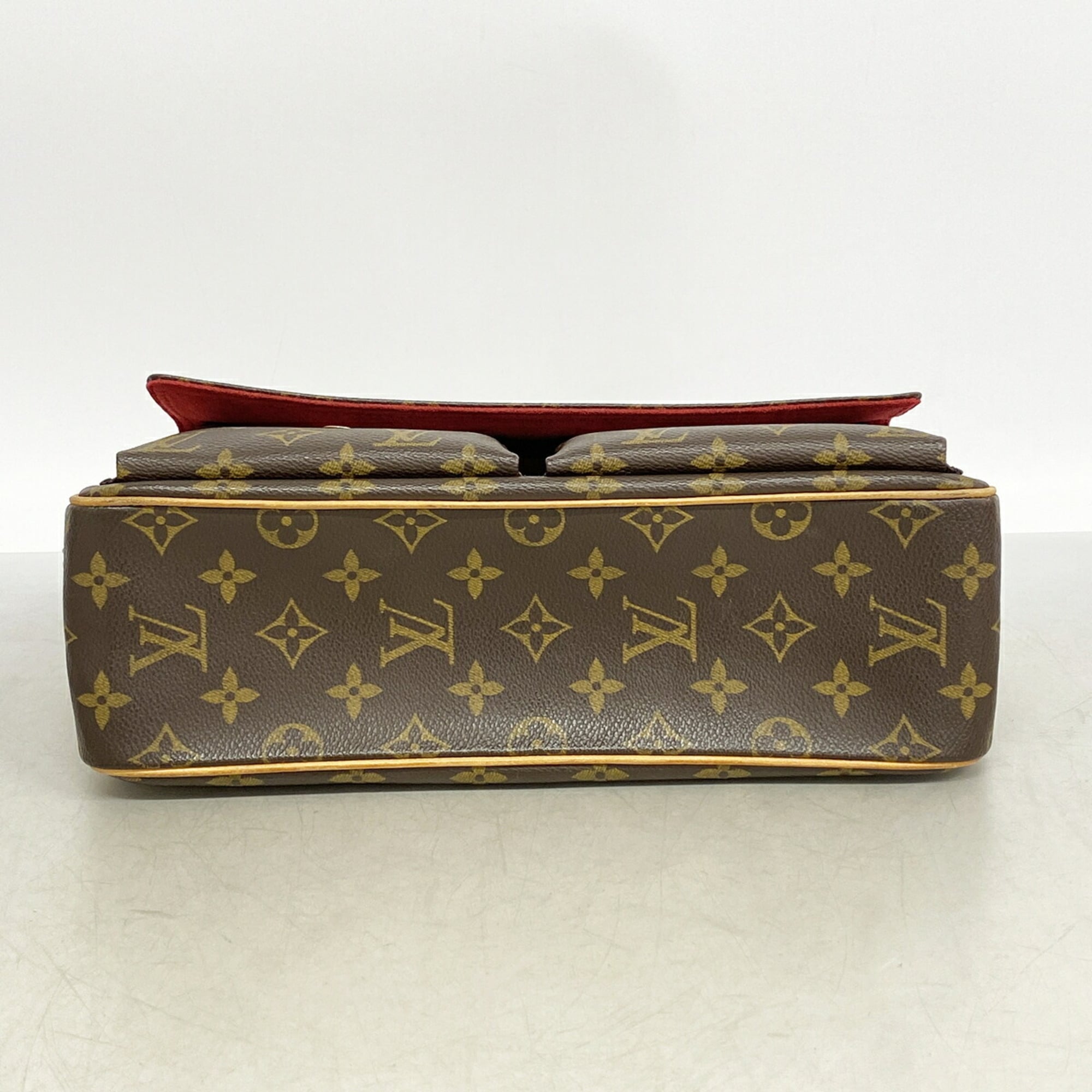 Louis Vuitton Brown Shoulder Bag (Pre-Owned)