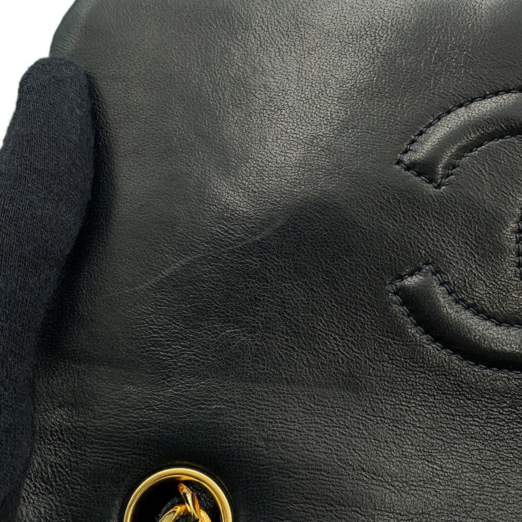 Chanel Black Leather Shoulder Bag (Pre-Owned)