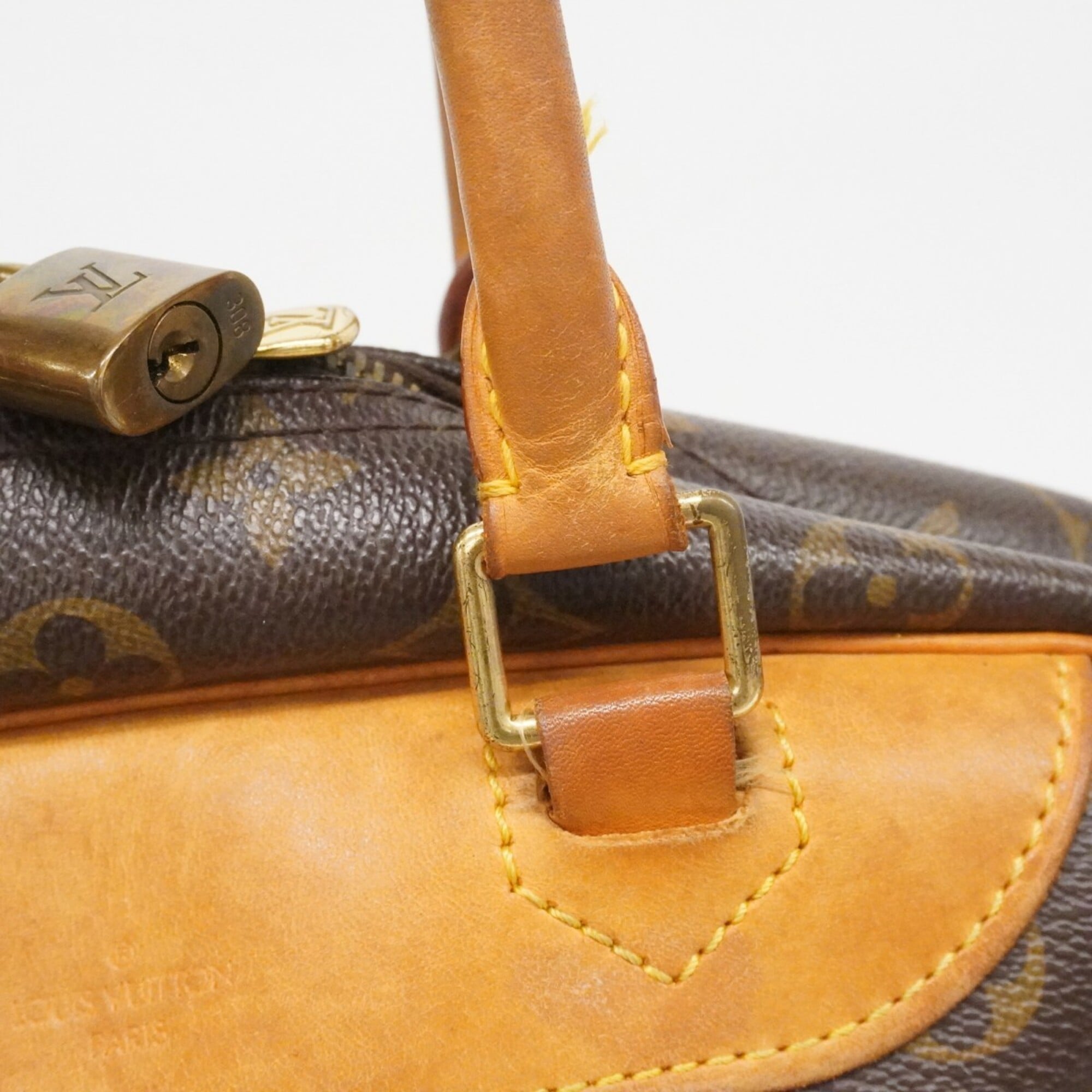 Louis Vuitton Brown Handbag (Pre-Owned)