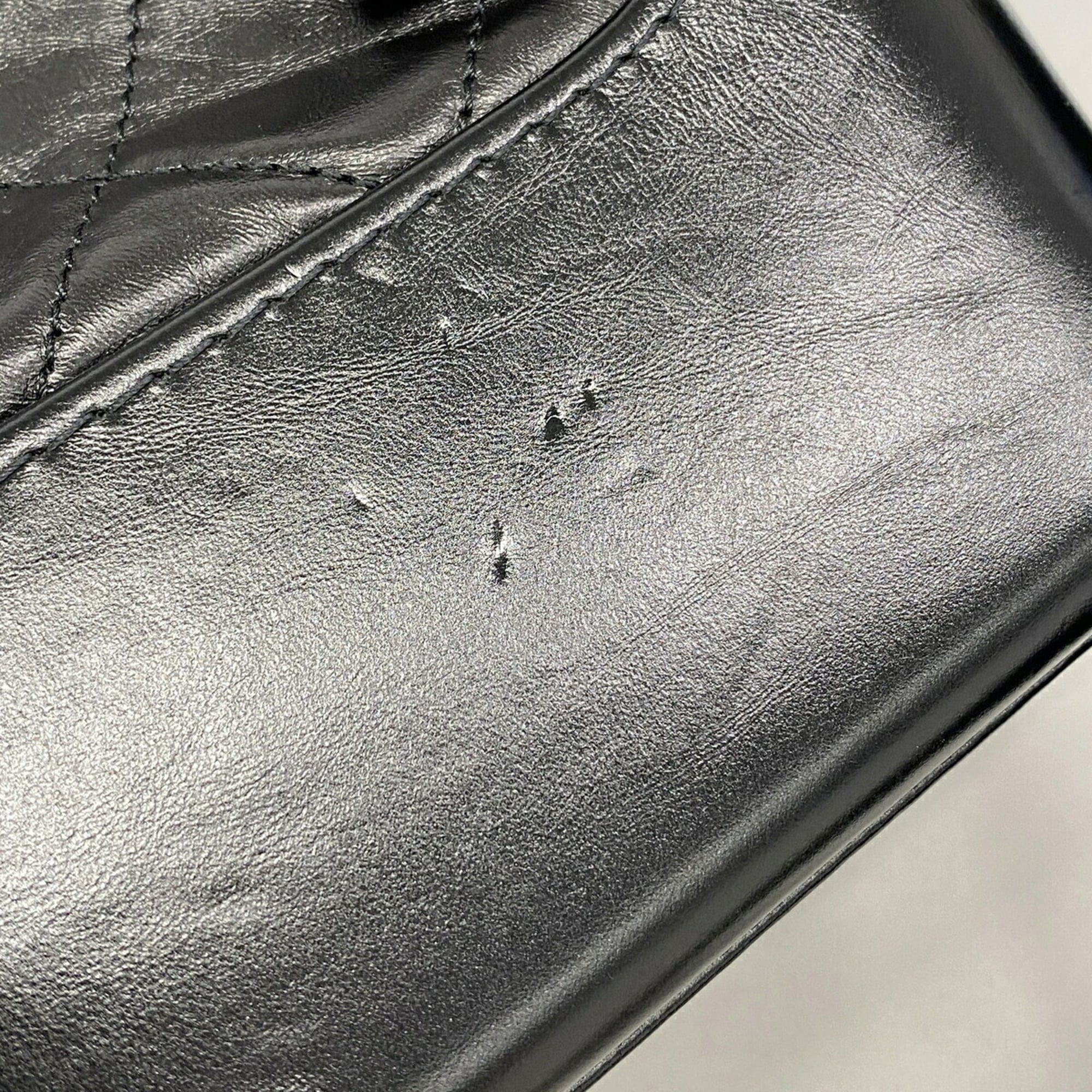 Chanel Black Leather Shoulder Bag (Pre-Owned)