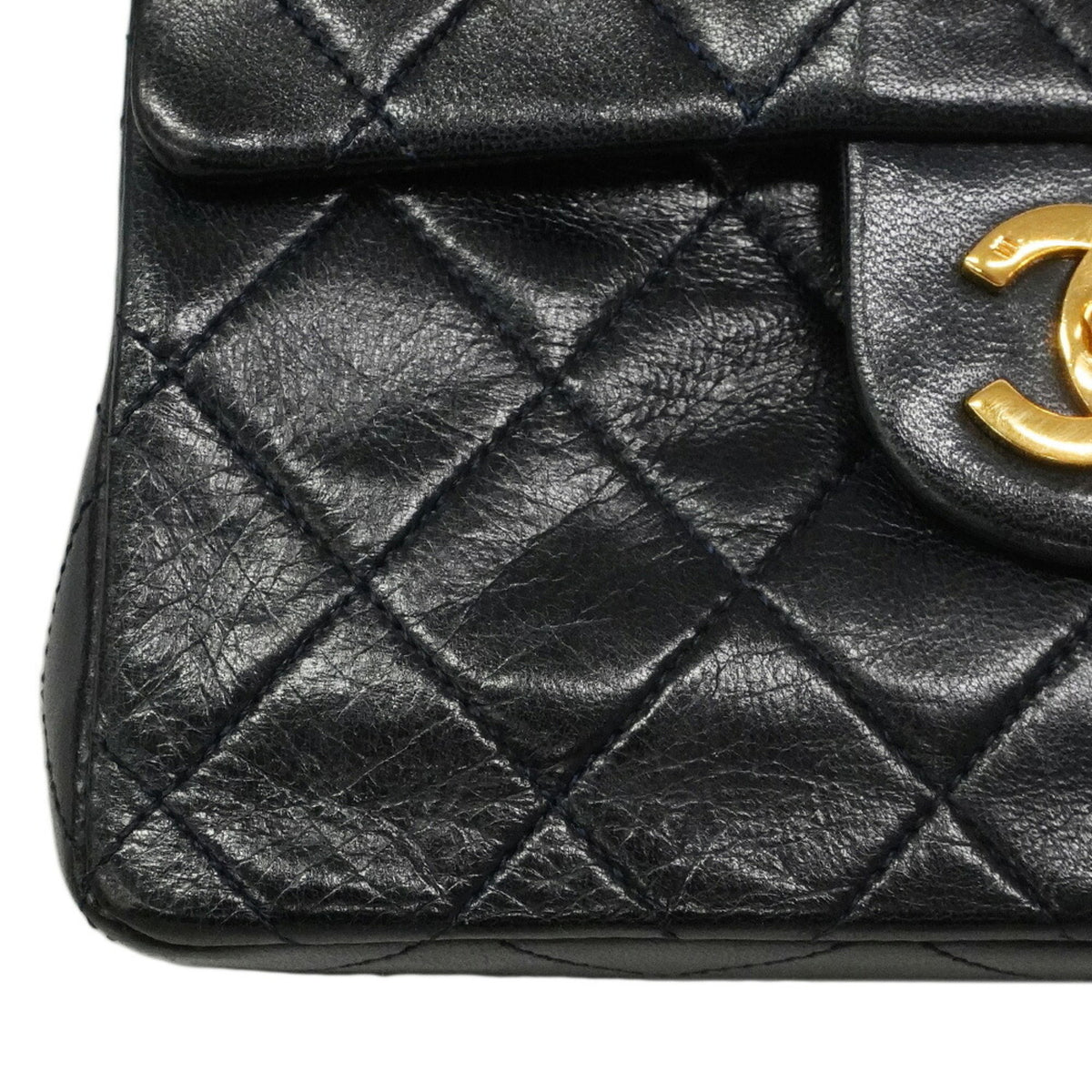 Chanel Black Leather Shoulder Bag (Pre-Owned)
