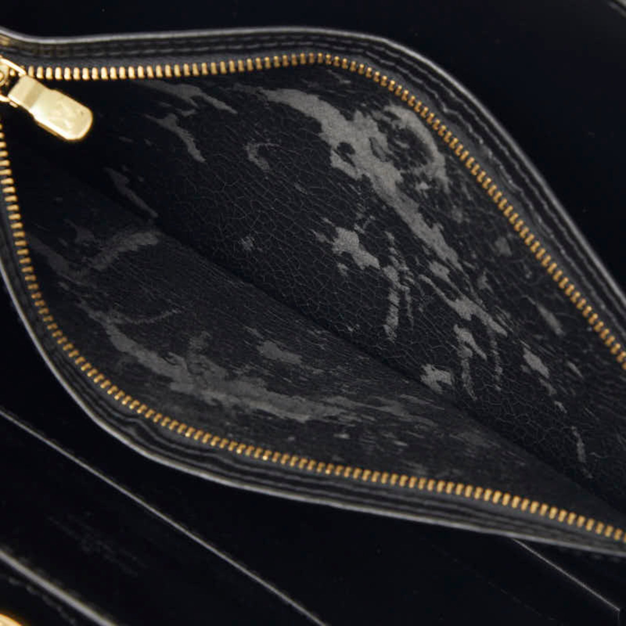 Louis Vuitton Black Noir Leather Shoulder Bag (Pre-Owned)