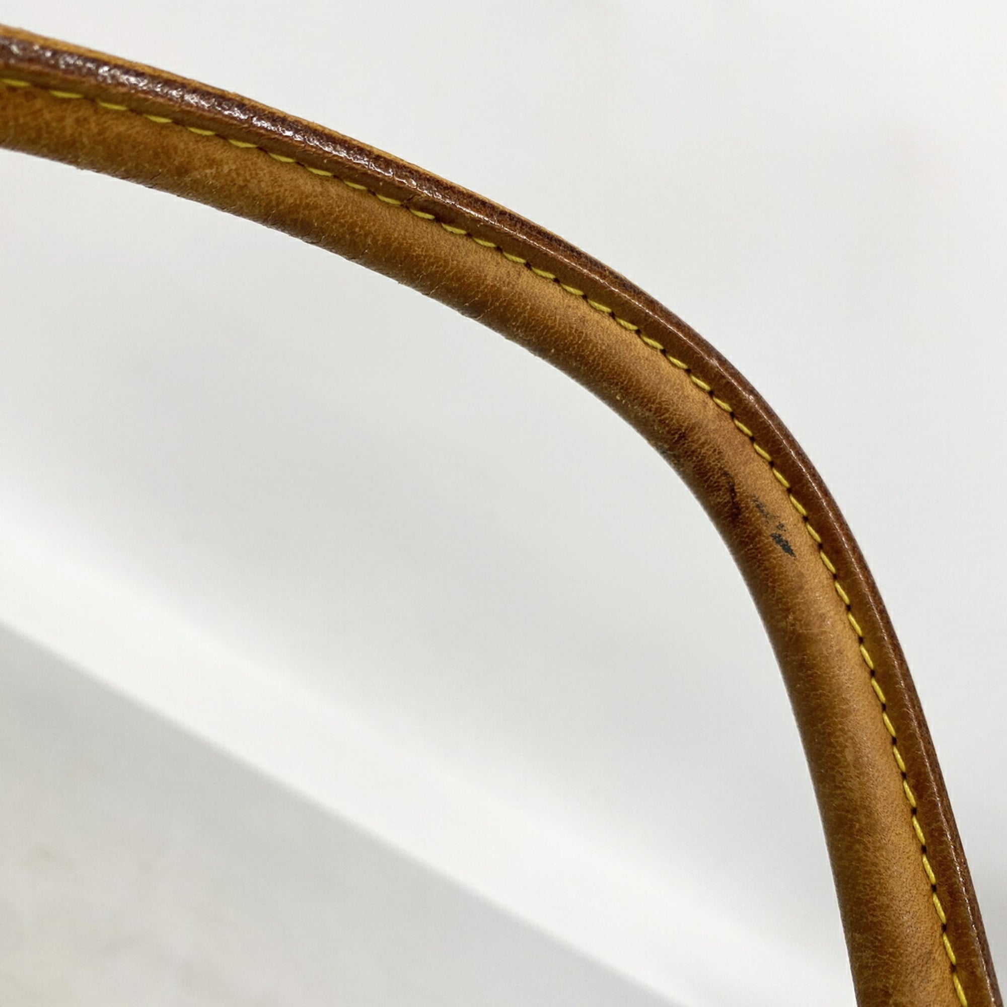 Louis Vuitton Brown Shoulder Bag (Pre-Owned)