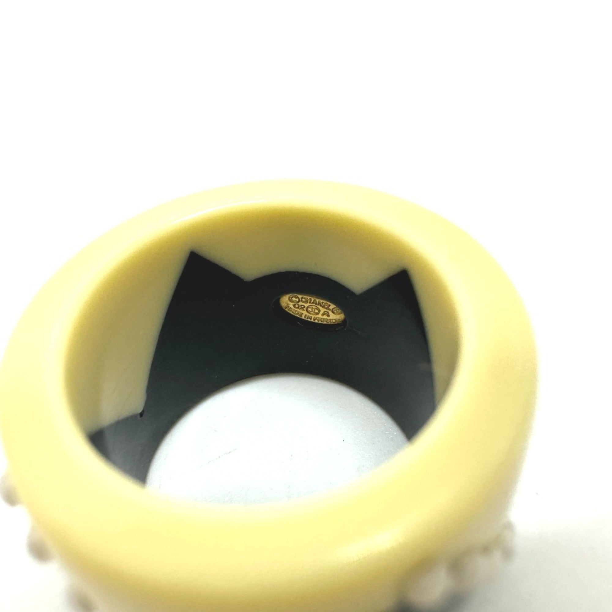 Chanel Black White Plastic Band Ring (Pre-Owned)