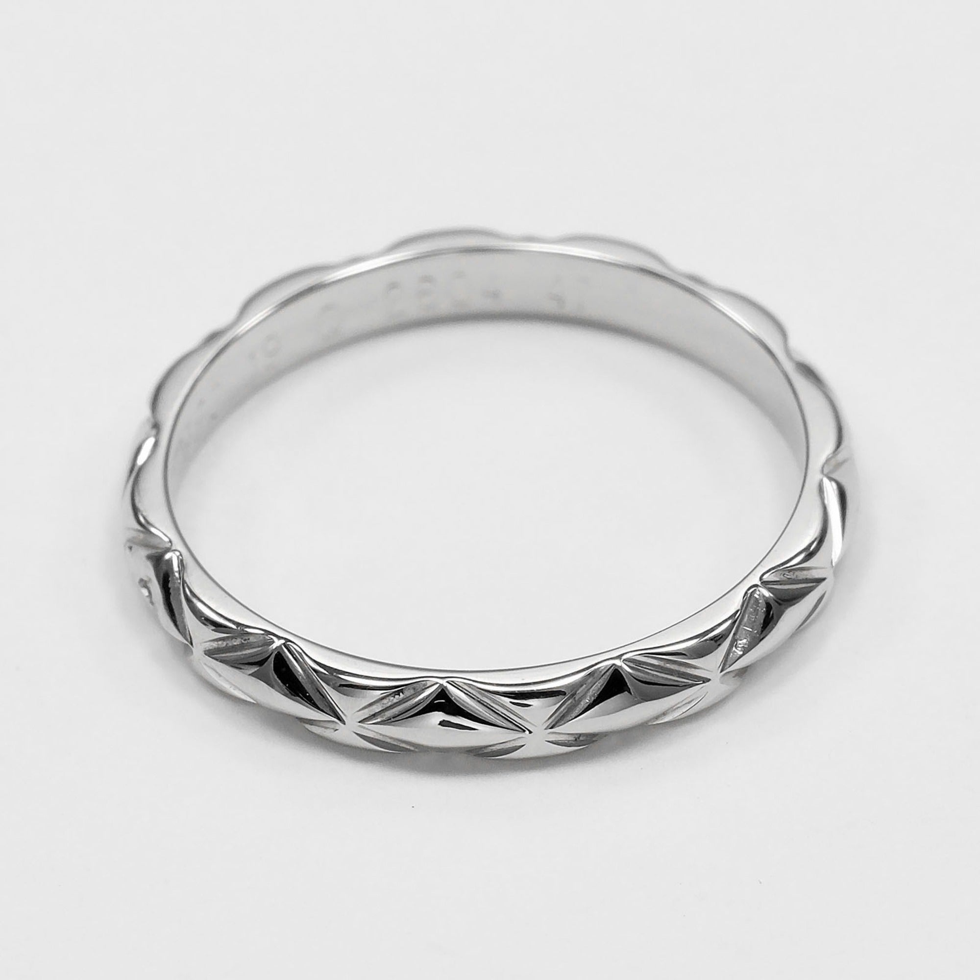 Chanel Platinum 950 Band Ring (Pre-Owned)