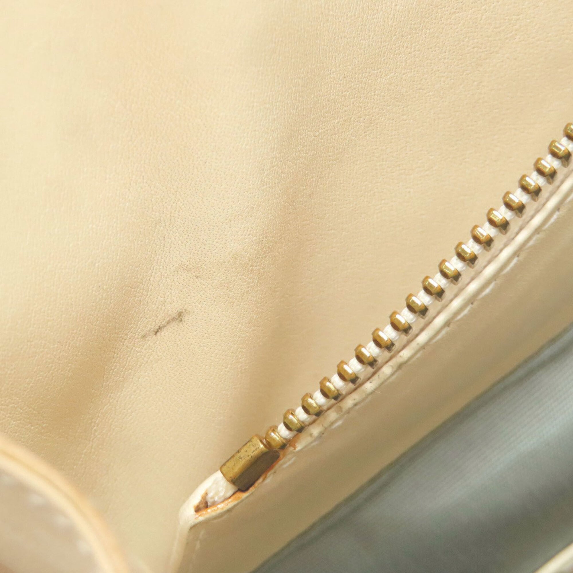 Christian Dior Beige Leather Handbag (Pre-Owned)