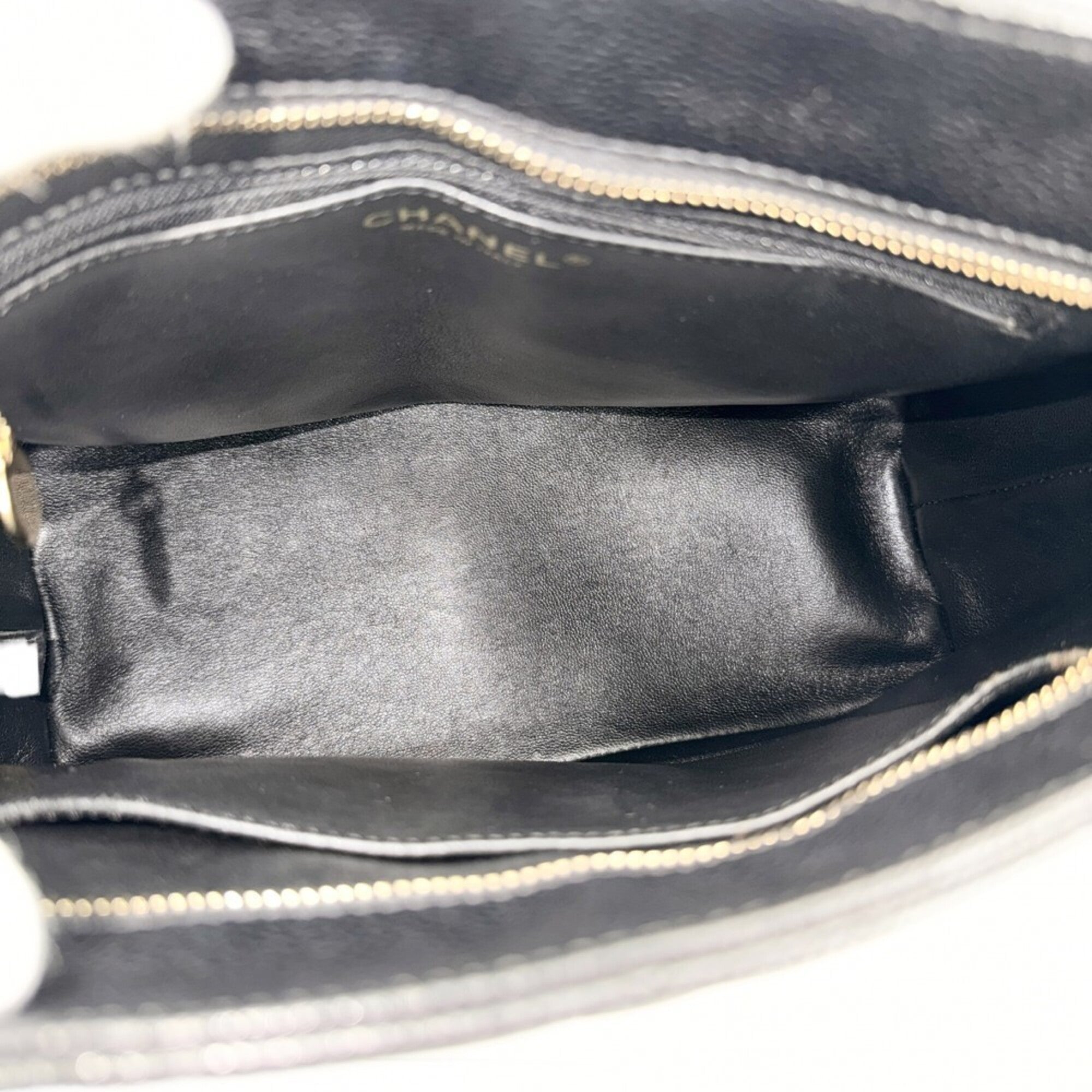Chanel Matelasse Black Grained Calfskin Handbag Tote Bag (Pre-Owned)
