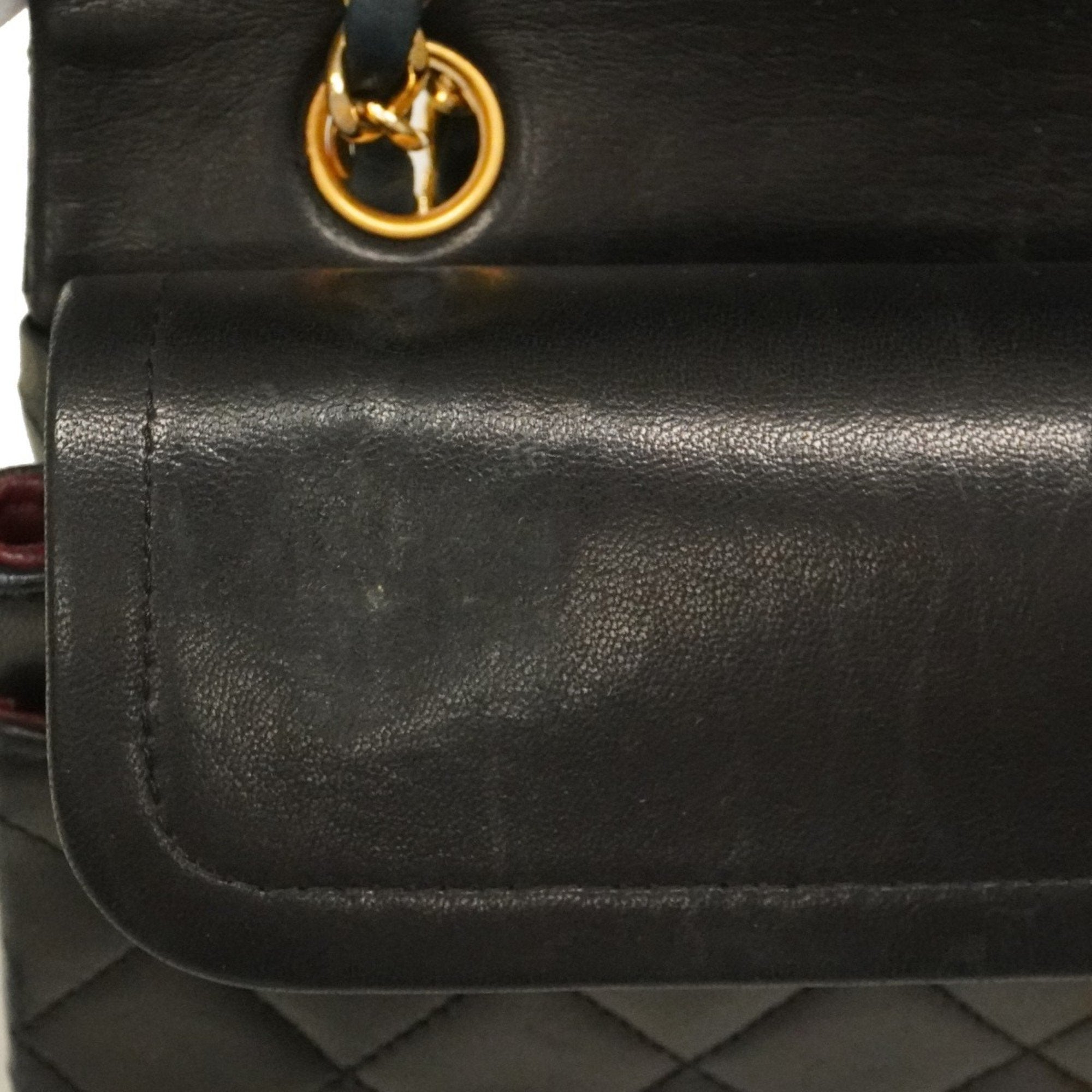 Chanel Black Leather Shoulder Bag (Pre-Owned)