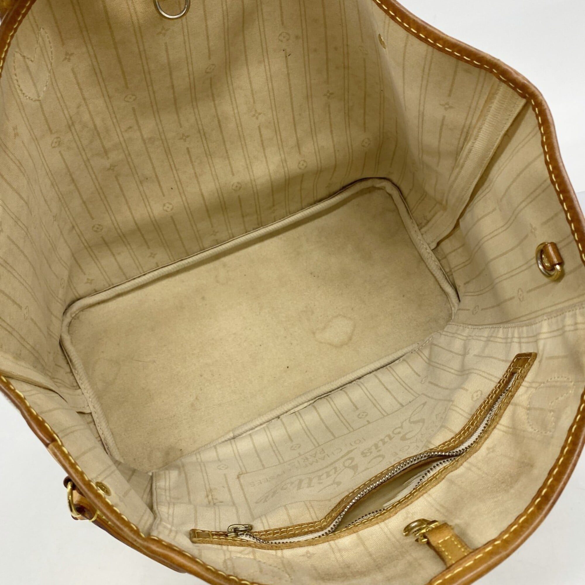 Louis Vuitton White Tote Bag (Pre-Owned)