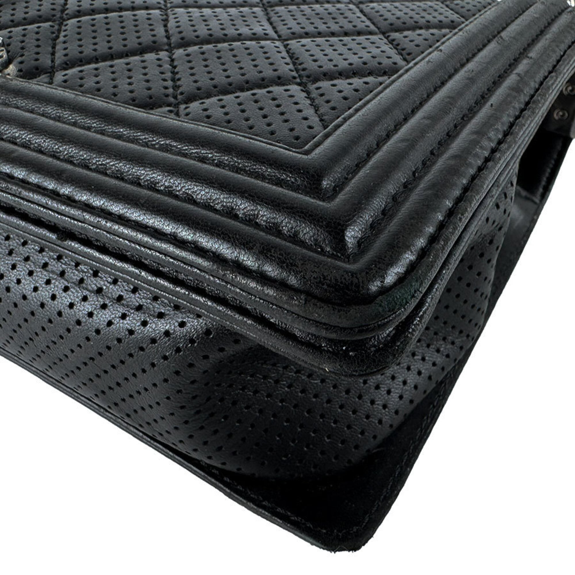 Chanel Black Leather Shoulder Bag (Pre-Owned)