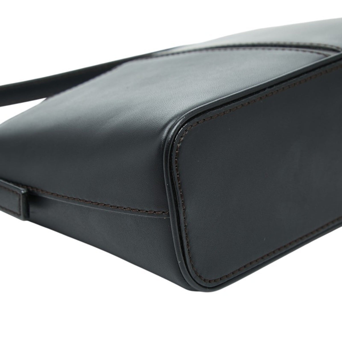 Burberry Black Leather Shoulder Bag (Pre-Owned)